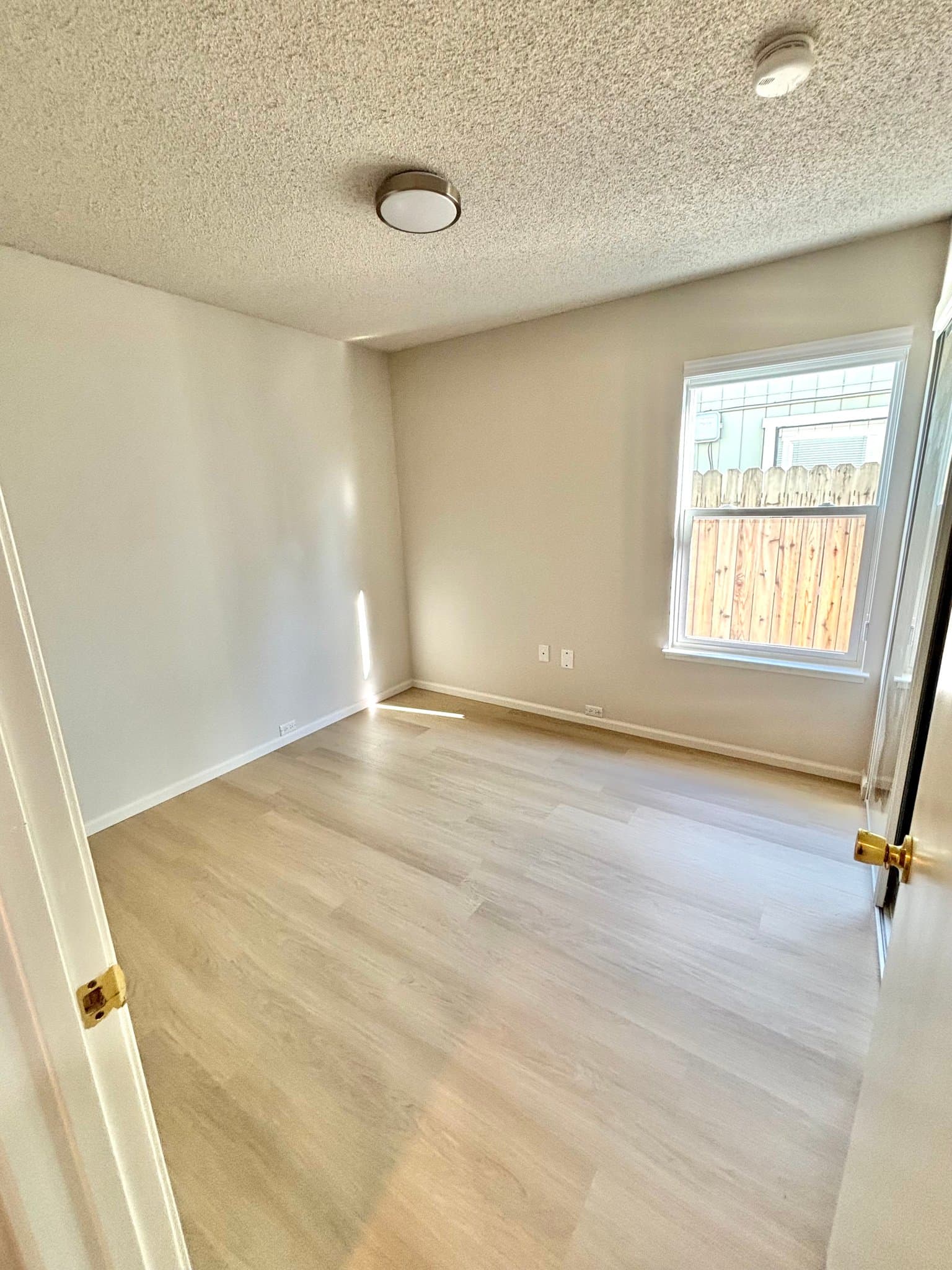 Sacramento House: 8079 Darien Cir