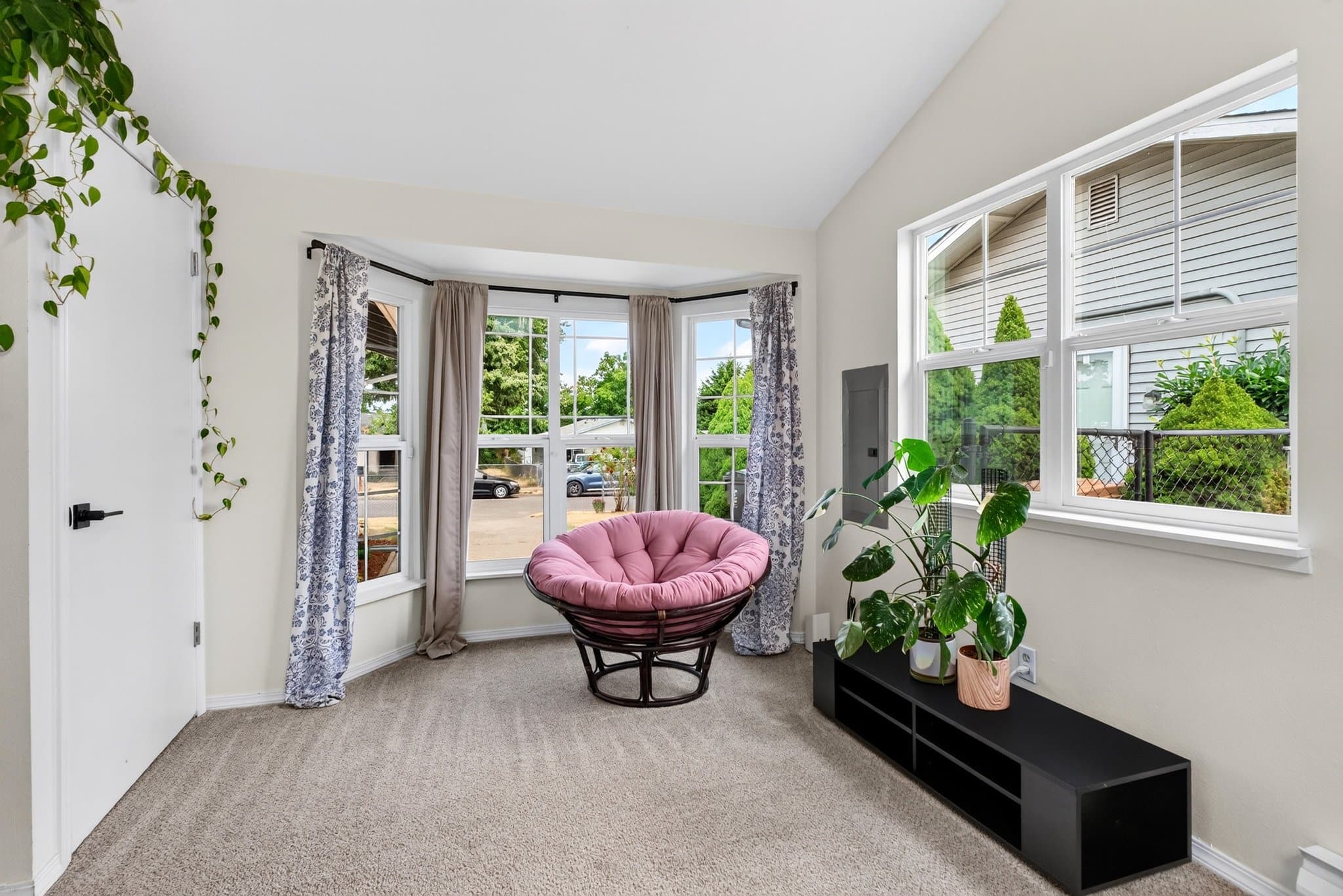 Tacoma House: 1318 E 62nd St