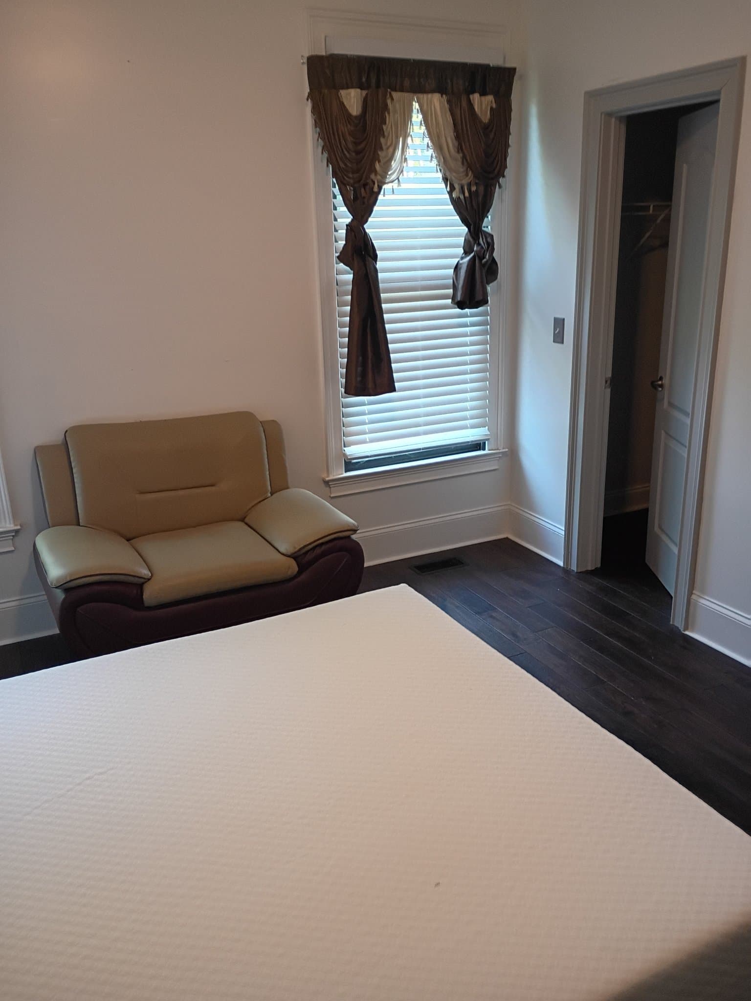 conyers Single Room: 1410 simone dr