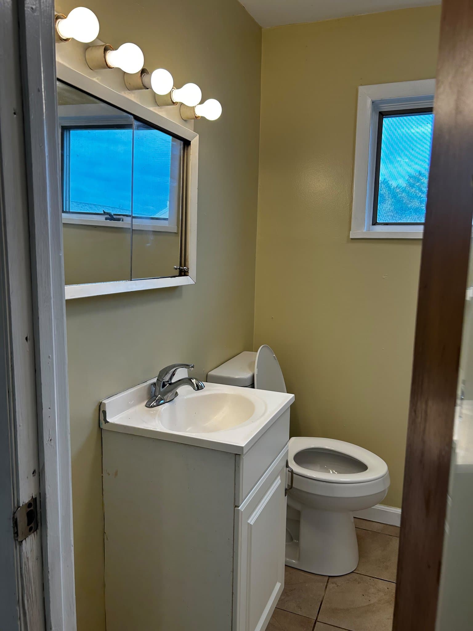 Carbondale Apartment: 41 Fallbrook St