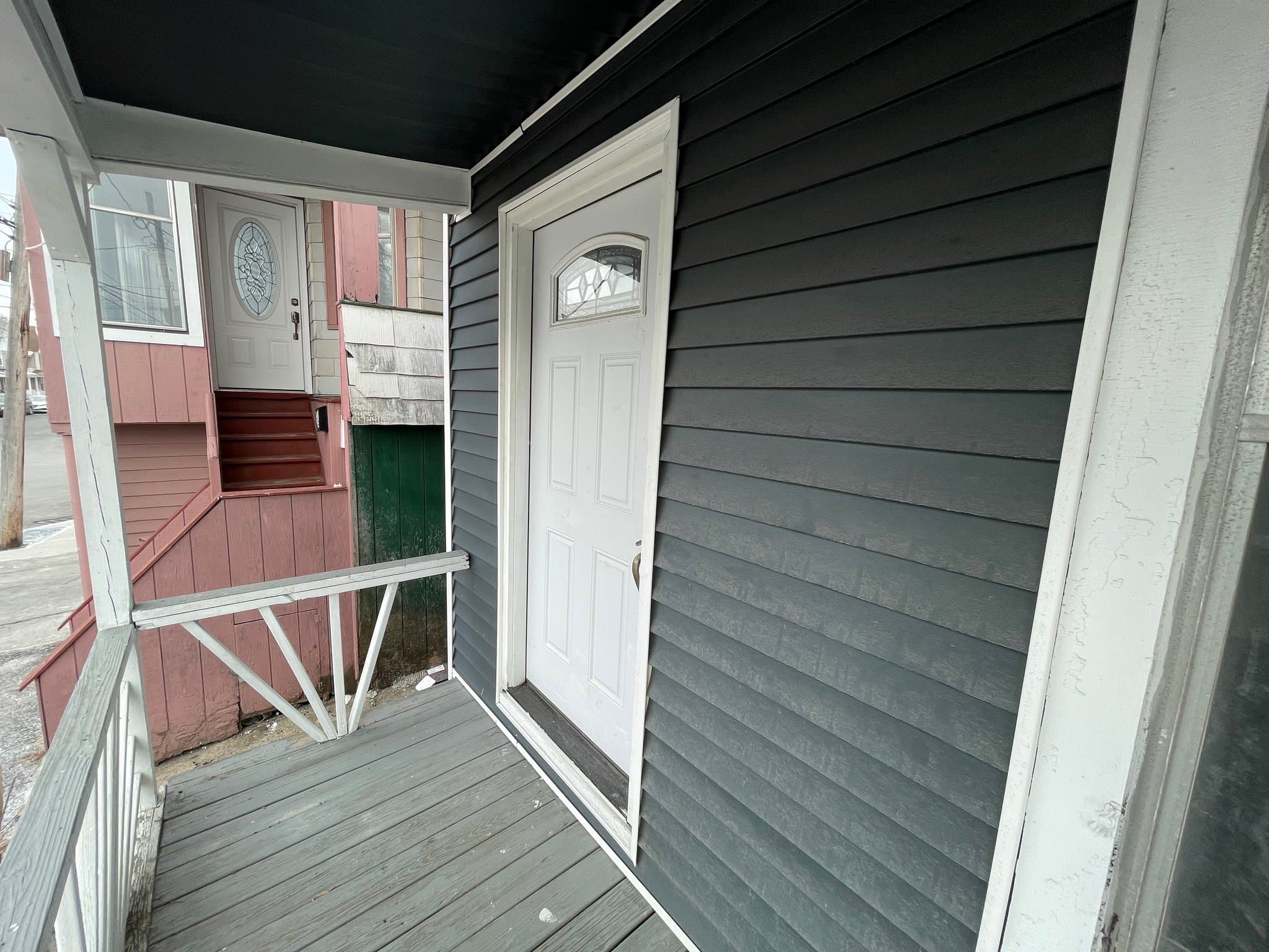 Amsterdam Multiplex: 261 Division st