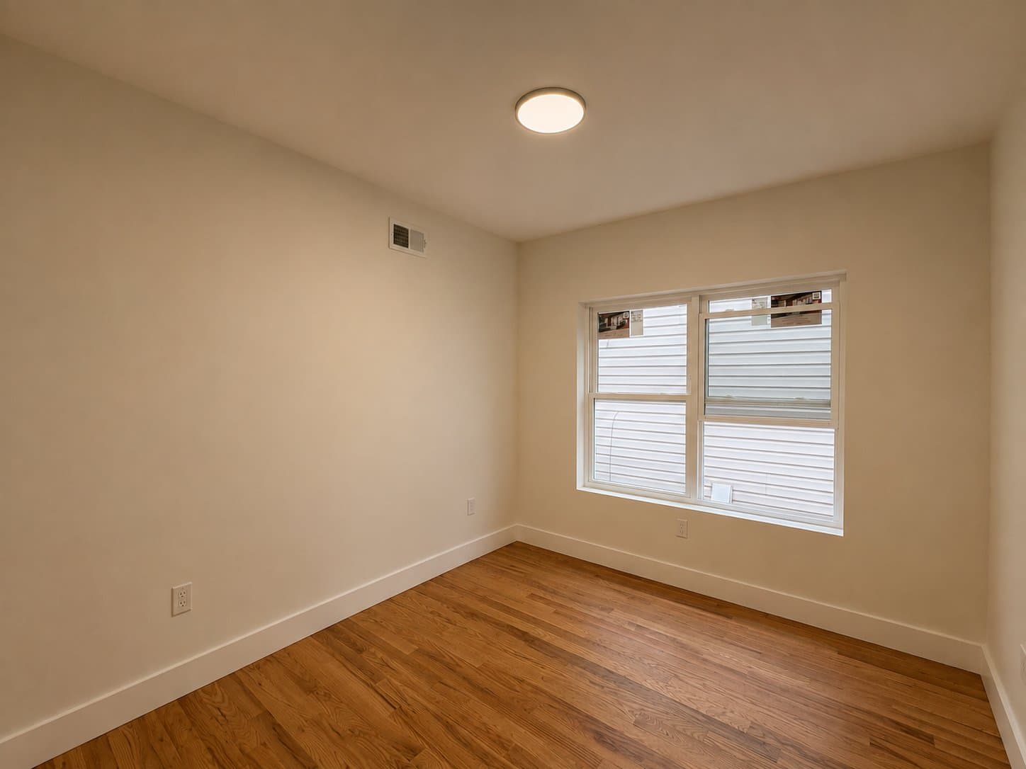 Newark Single Room: 31 North 5th