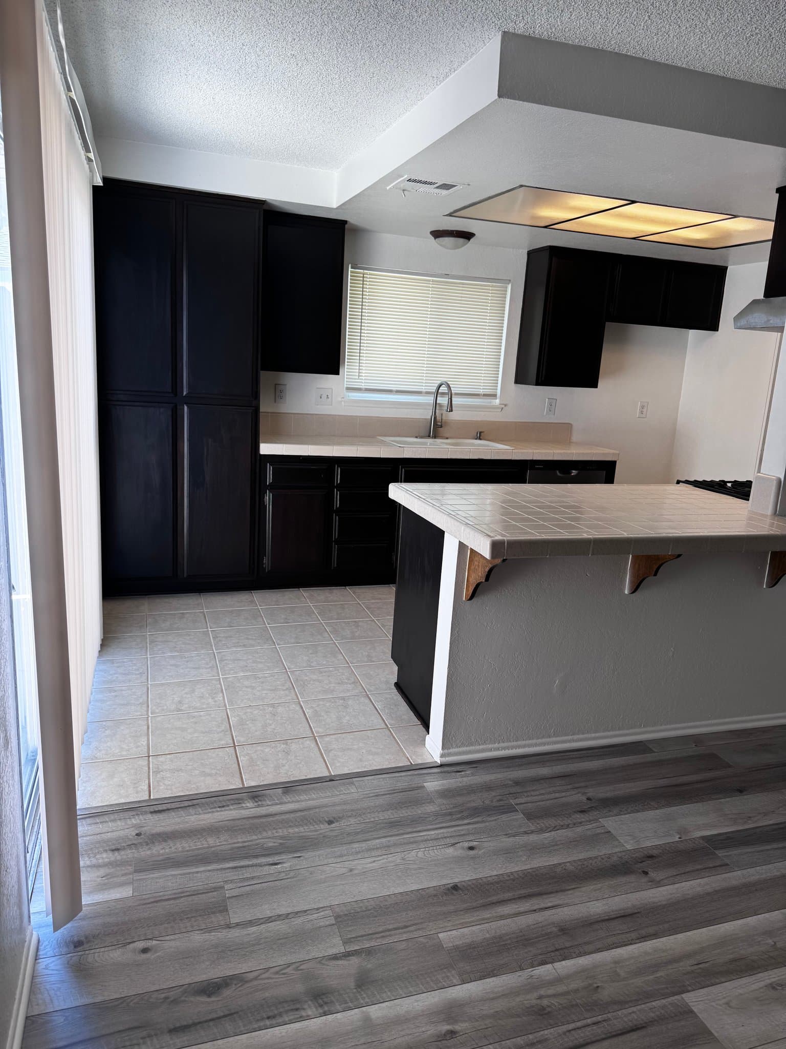 Riverside House: 4425 Bartel Dr