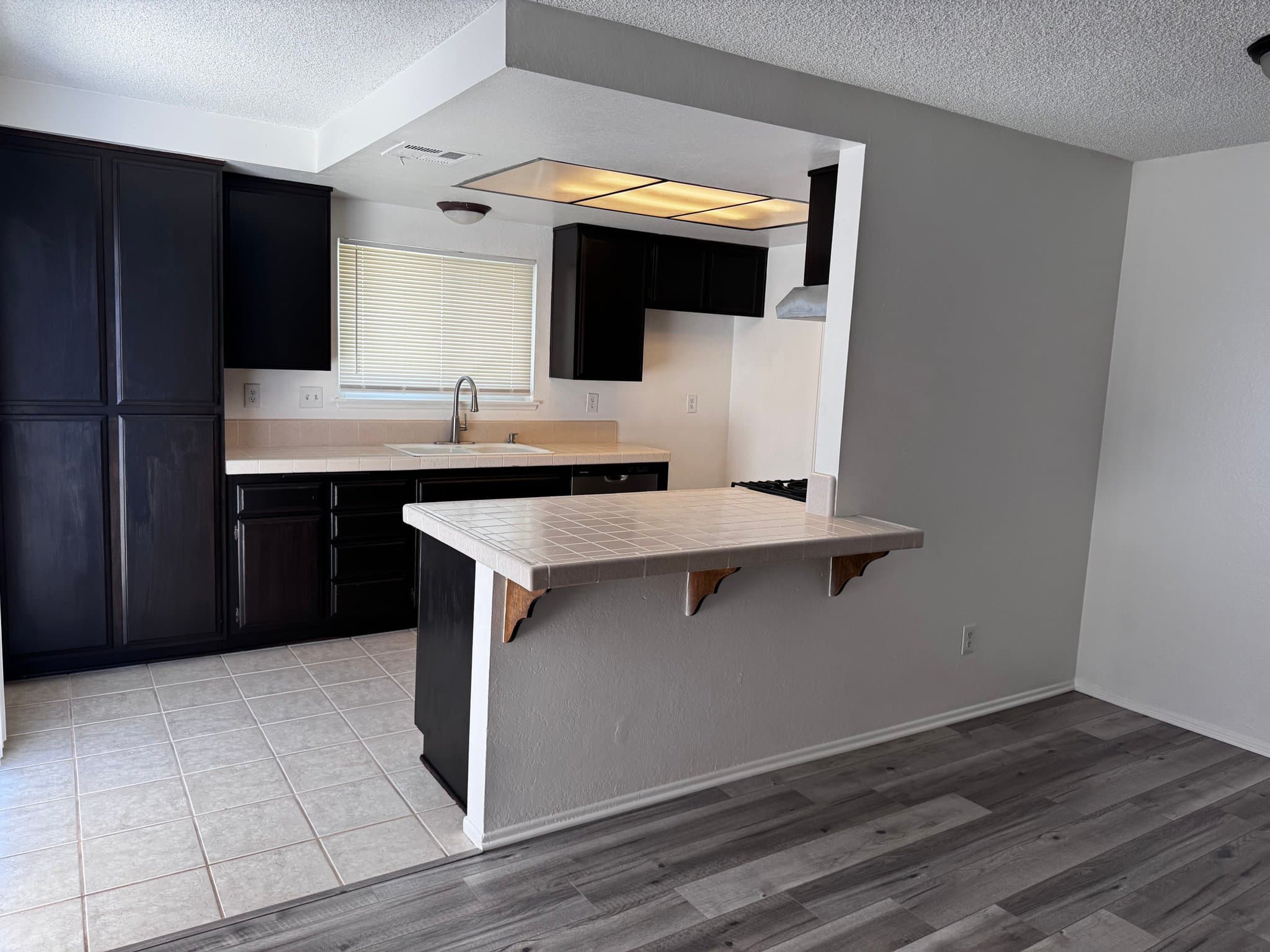 Riverside House: 4425 Bartel Dr