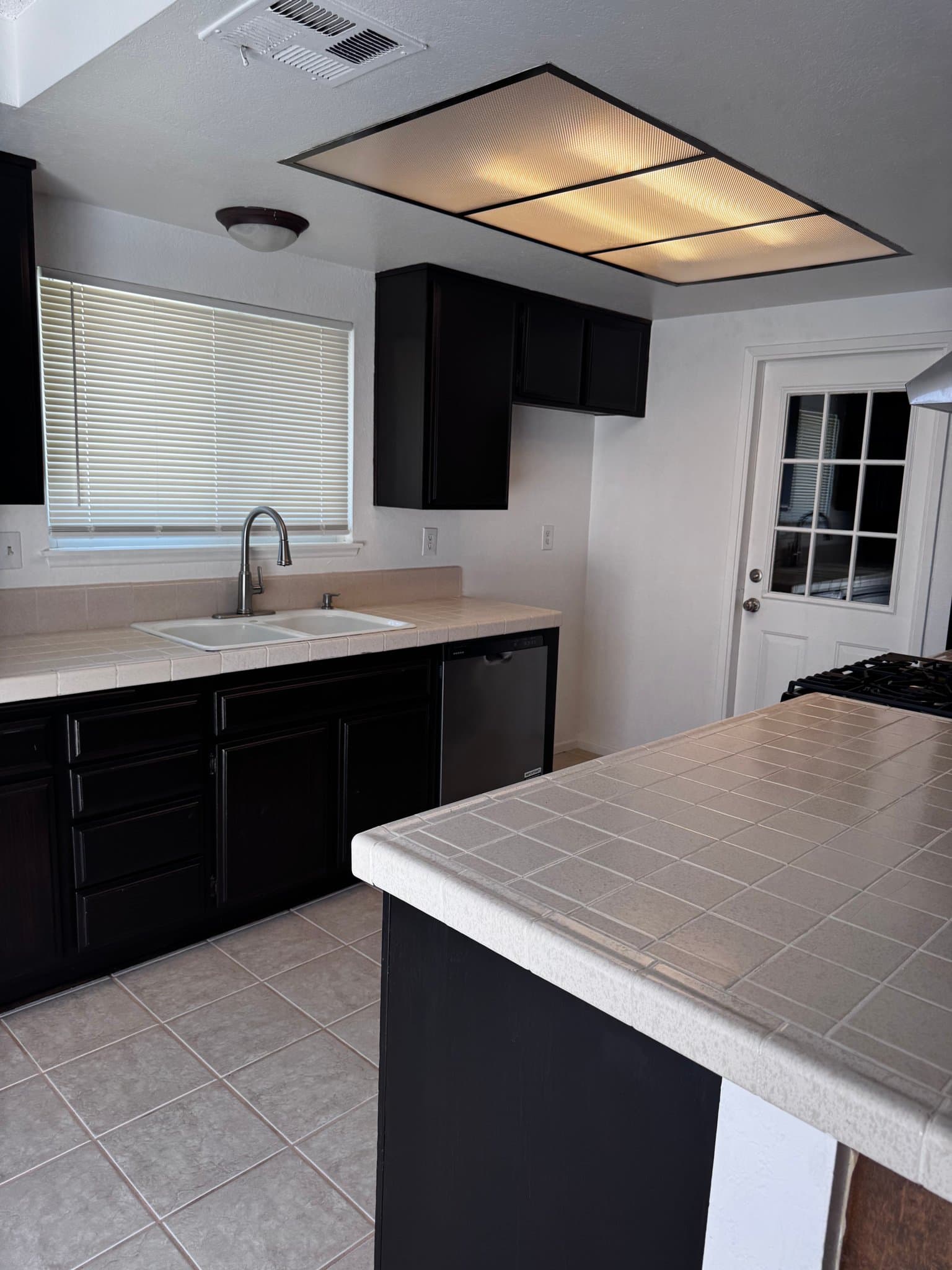 Riverside House: 4425 Bartel Dr