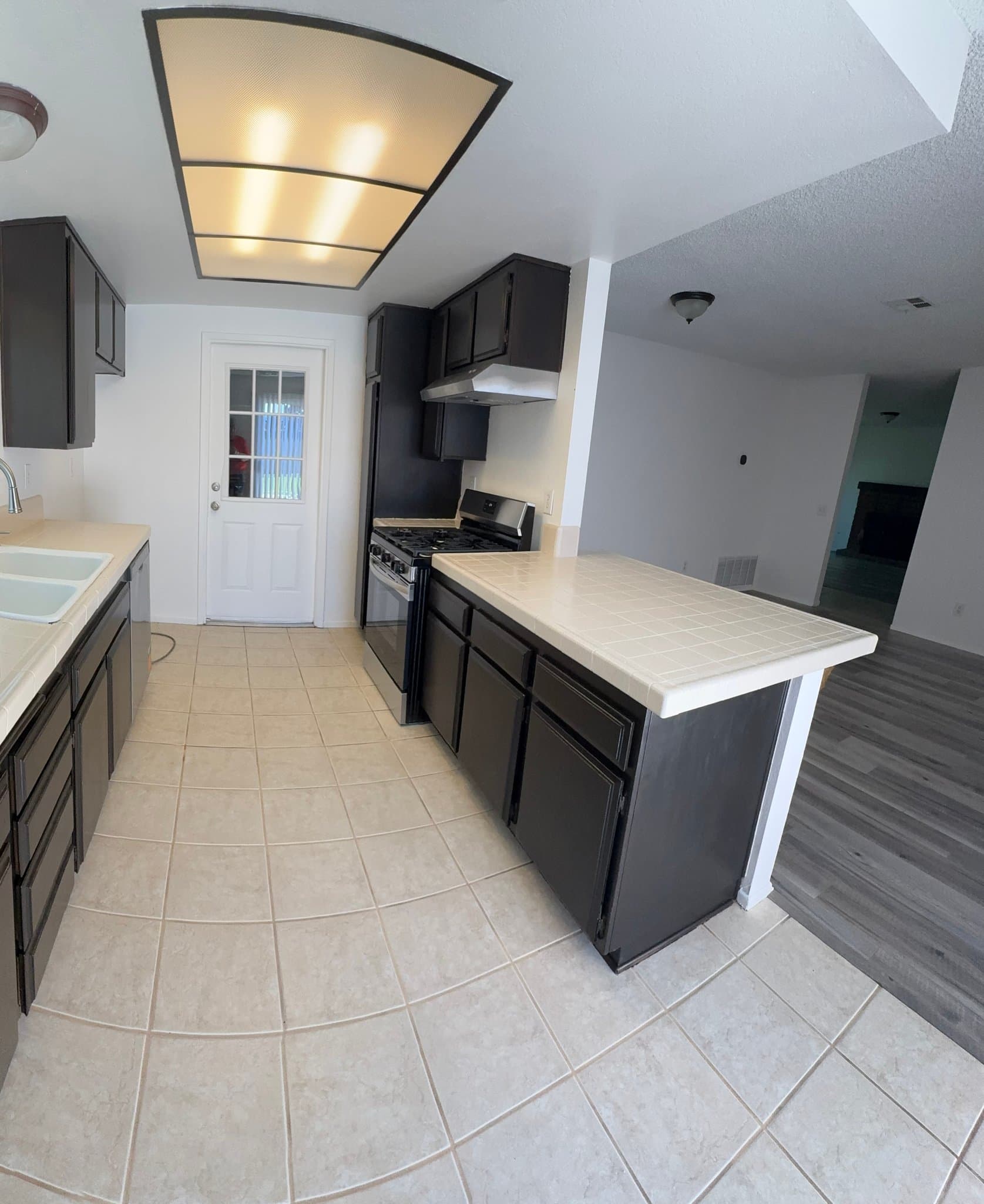 Riverside House: 4425 Bartel Dr
