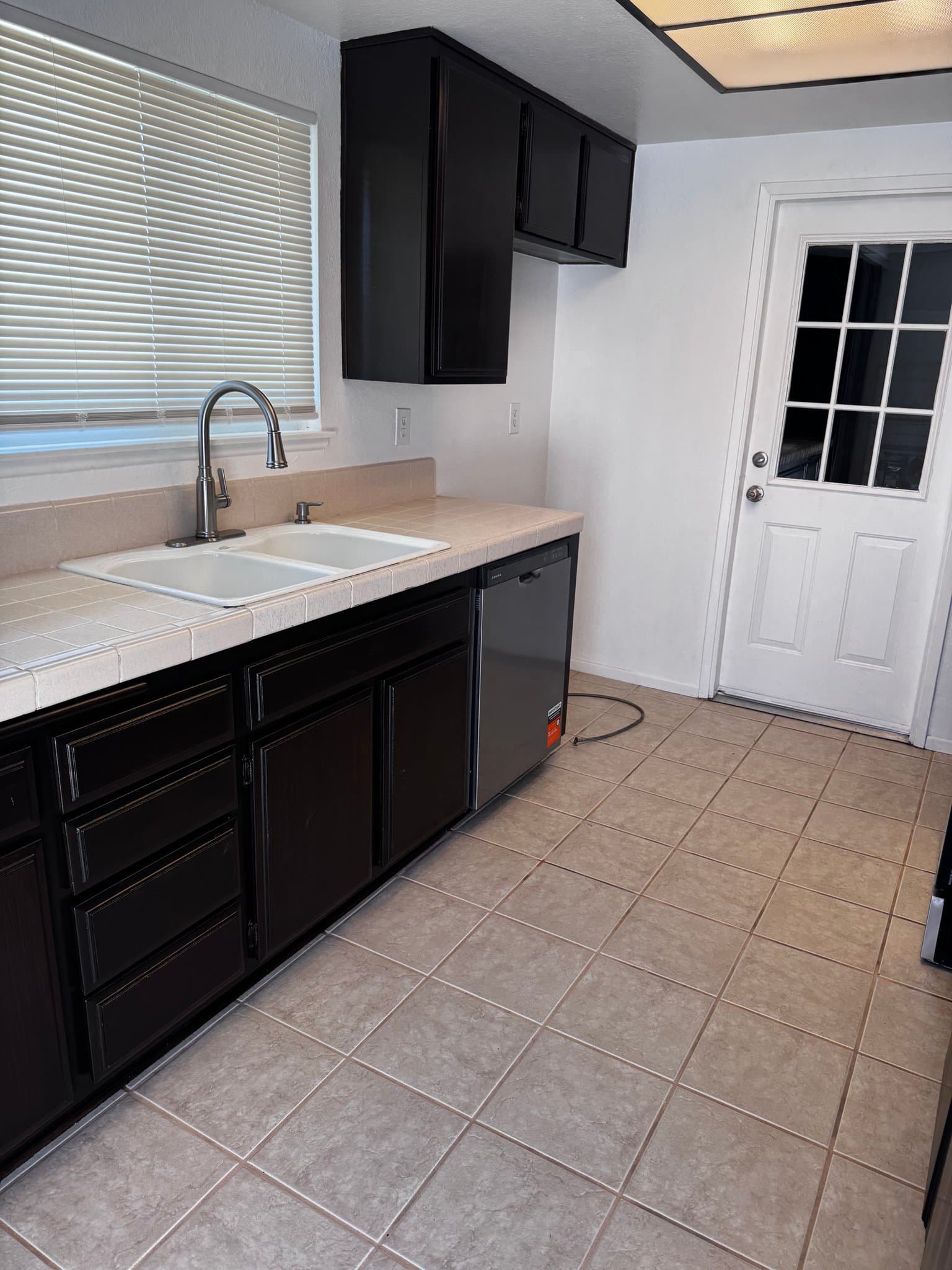 Riverside House: 4425 Bartel Dr