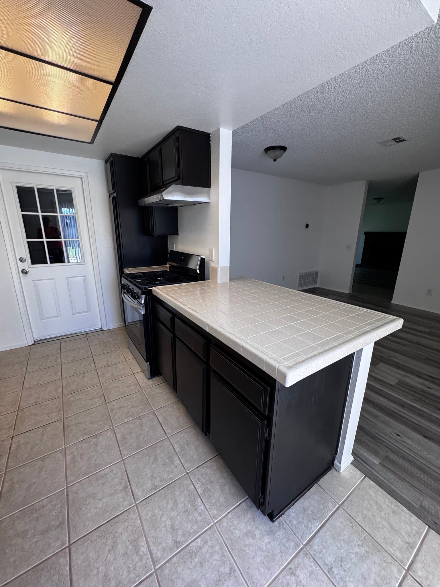 Riverside House: 4425 Bartel Dr