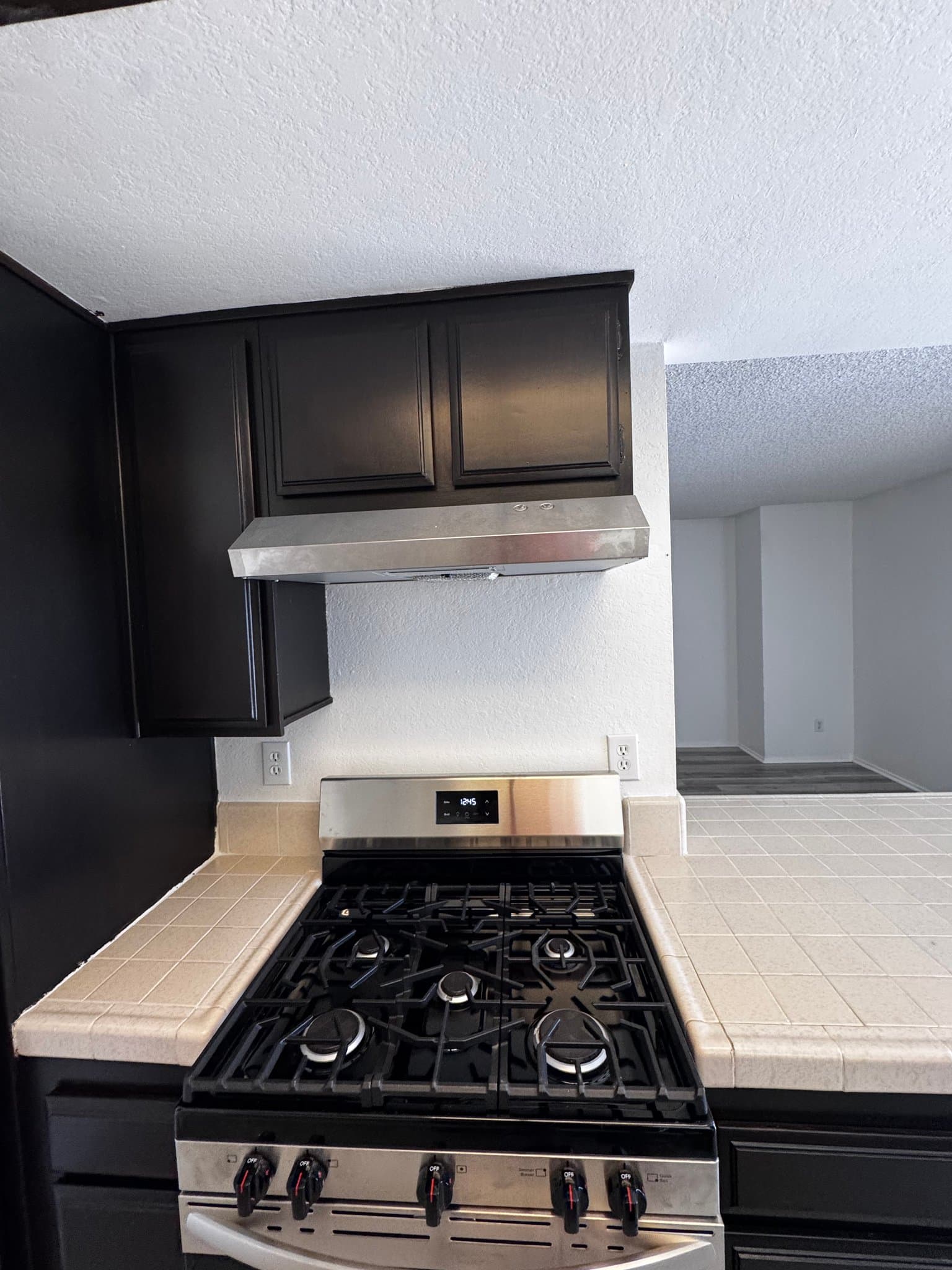 Riverside House: 4425 Bartel Dr