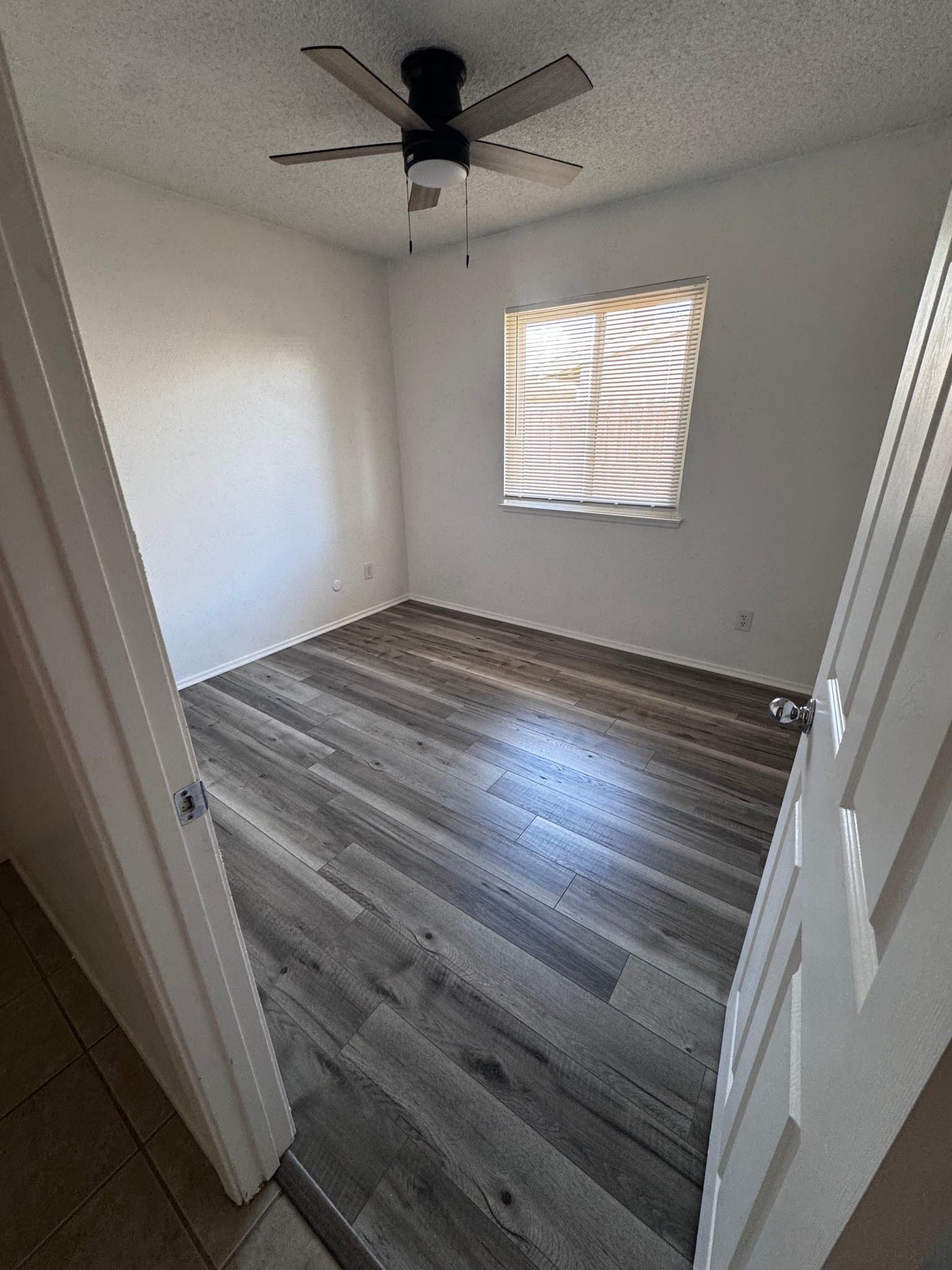 Riverside House: 4425 Bartel Dr