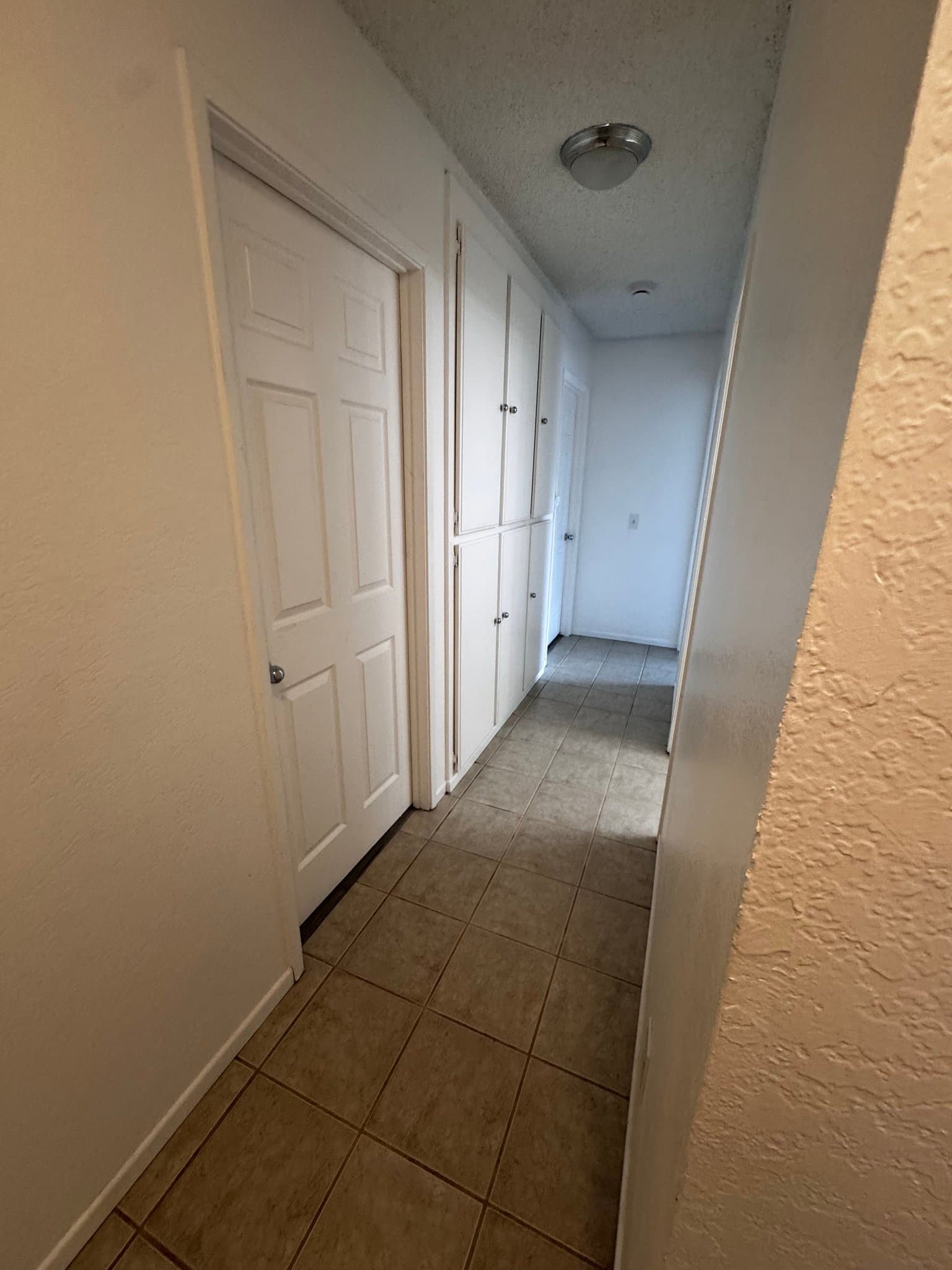 Riverside House: 4425 Bartel Dr