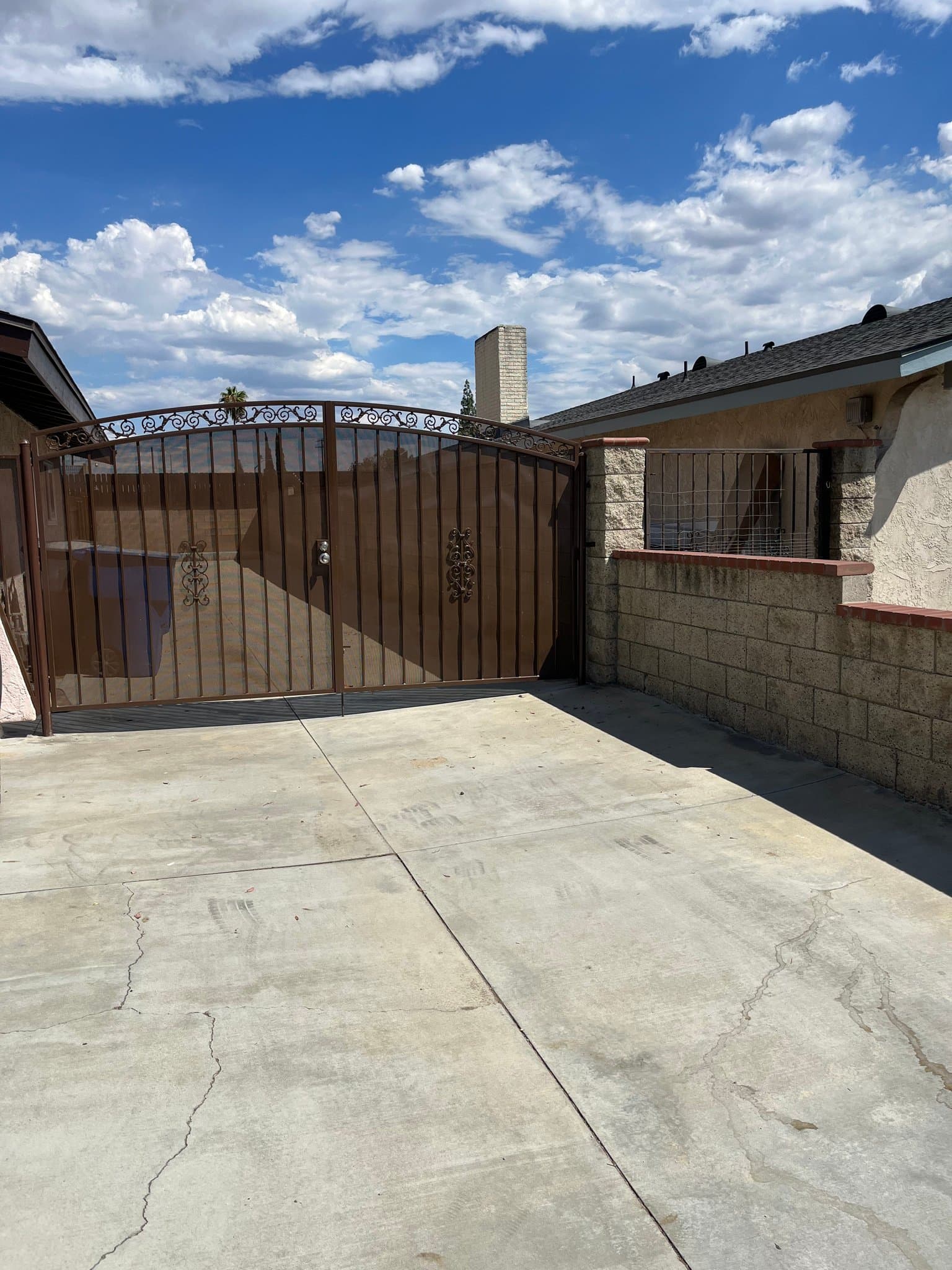 Riverside House: 4425 Bartel Dr