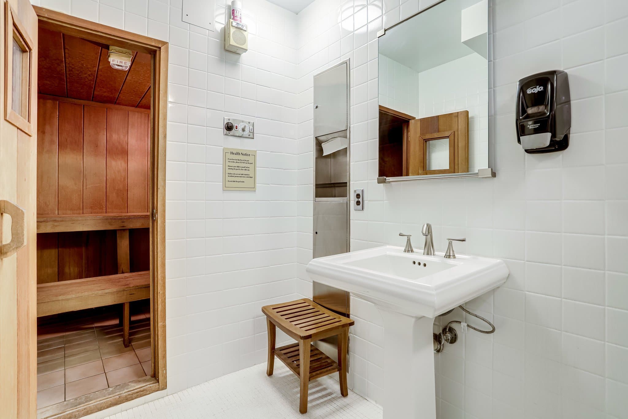 Alexandria Condo: 400 Madison Street