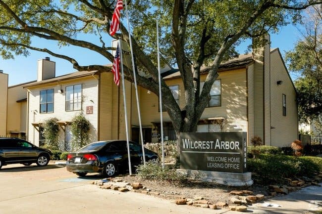 Houston Multiplex: WILCREST ARBOR TOWNHOMES 10901 Village Bend Ln
