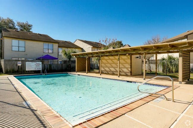 Houston Multiplex: WILCREST ARBOR TOWNHOMES 10901 Village Bend Ln