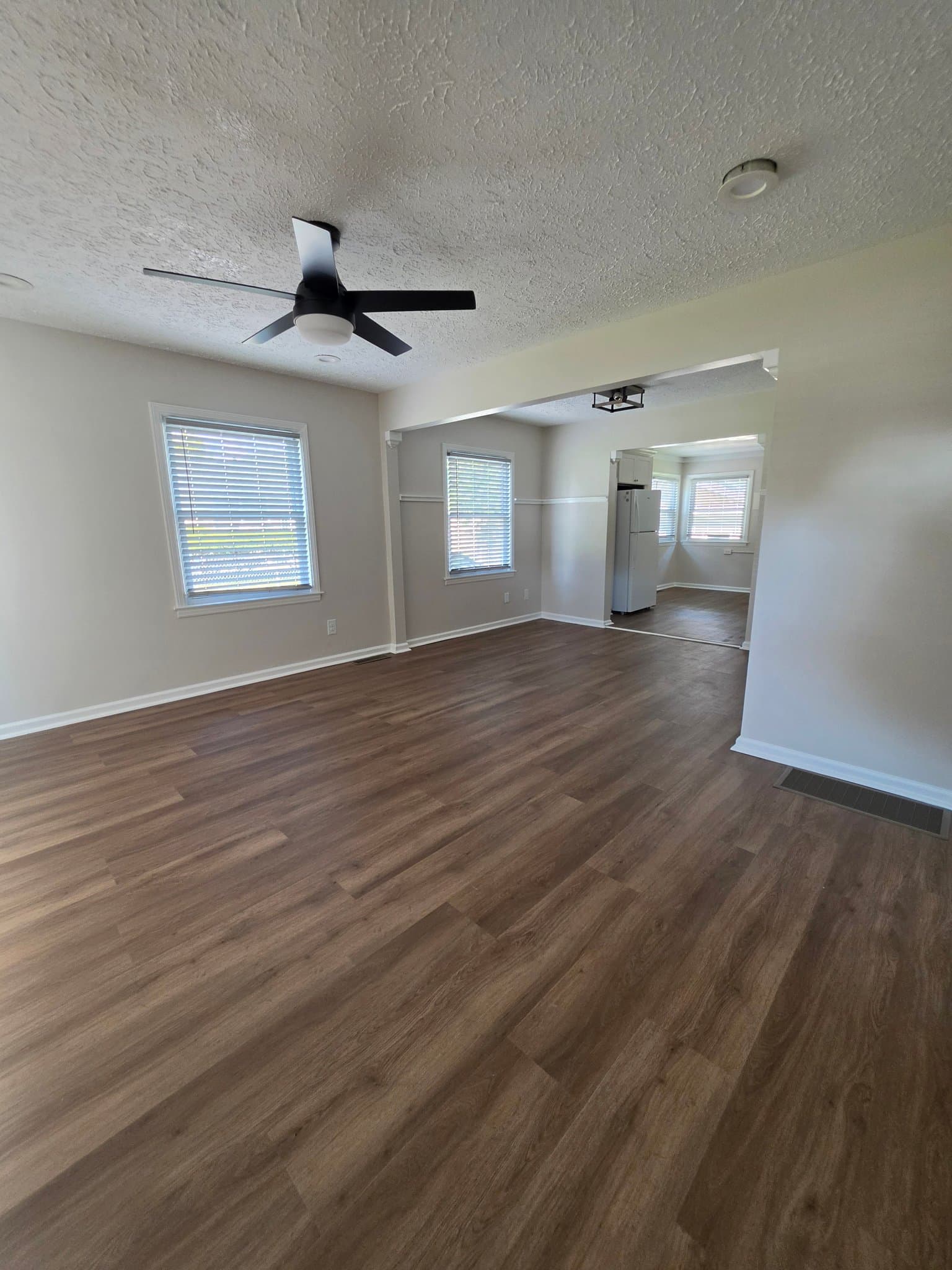 Louisville House: 4007 Glenhurst Ave