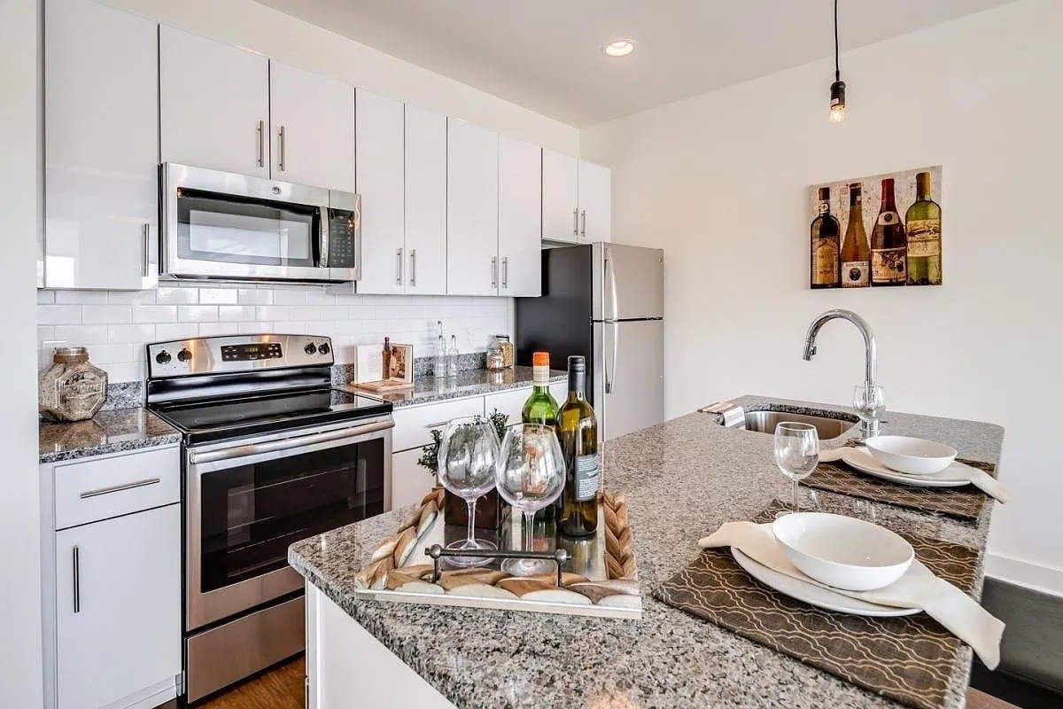 PHILADELPHIA Apartment: 2617-19 W GIRARD AVE