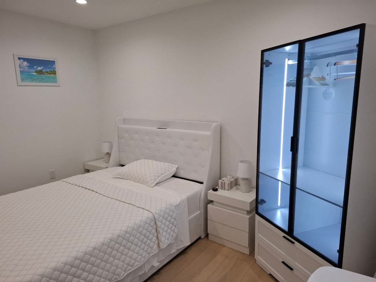 Los Angeles Apartment: 1447 W 36th Place
