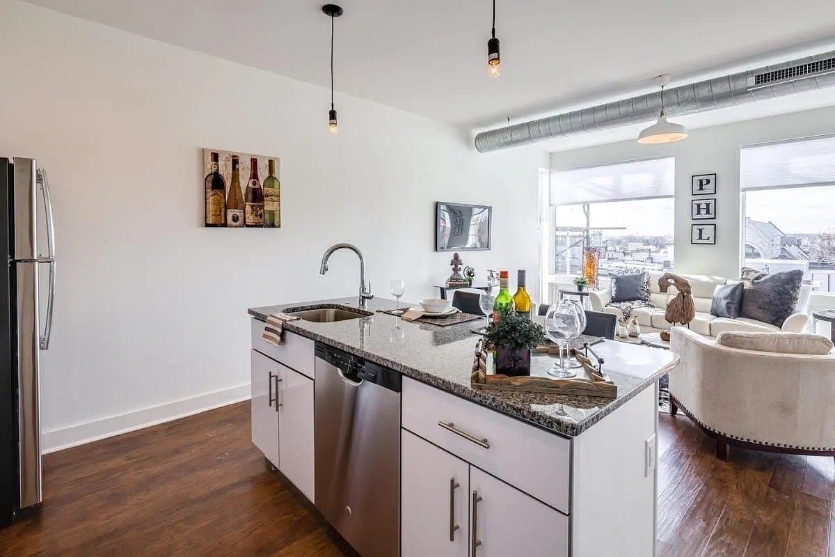 PHILADELPHIA Apartment: 2617-19 W GIRARD AVE