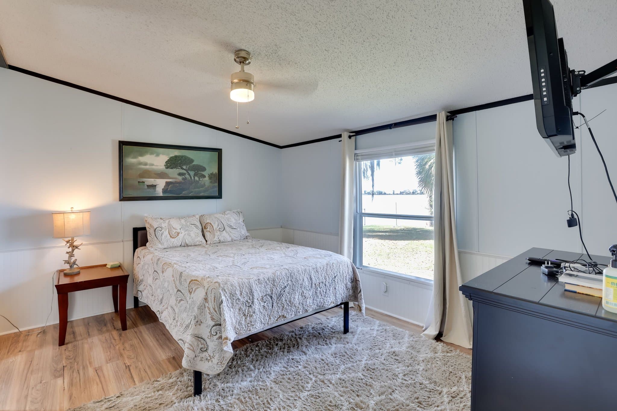 Midway House: 302 Lakeside Dr, Midway, GA 31320