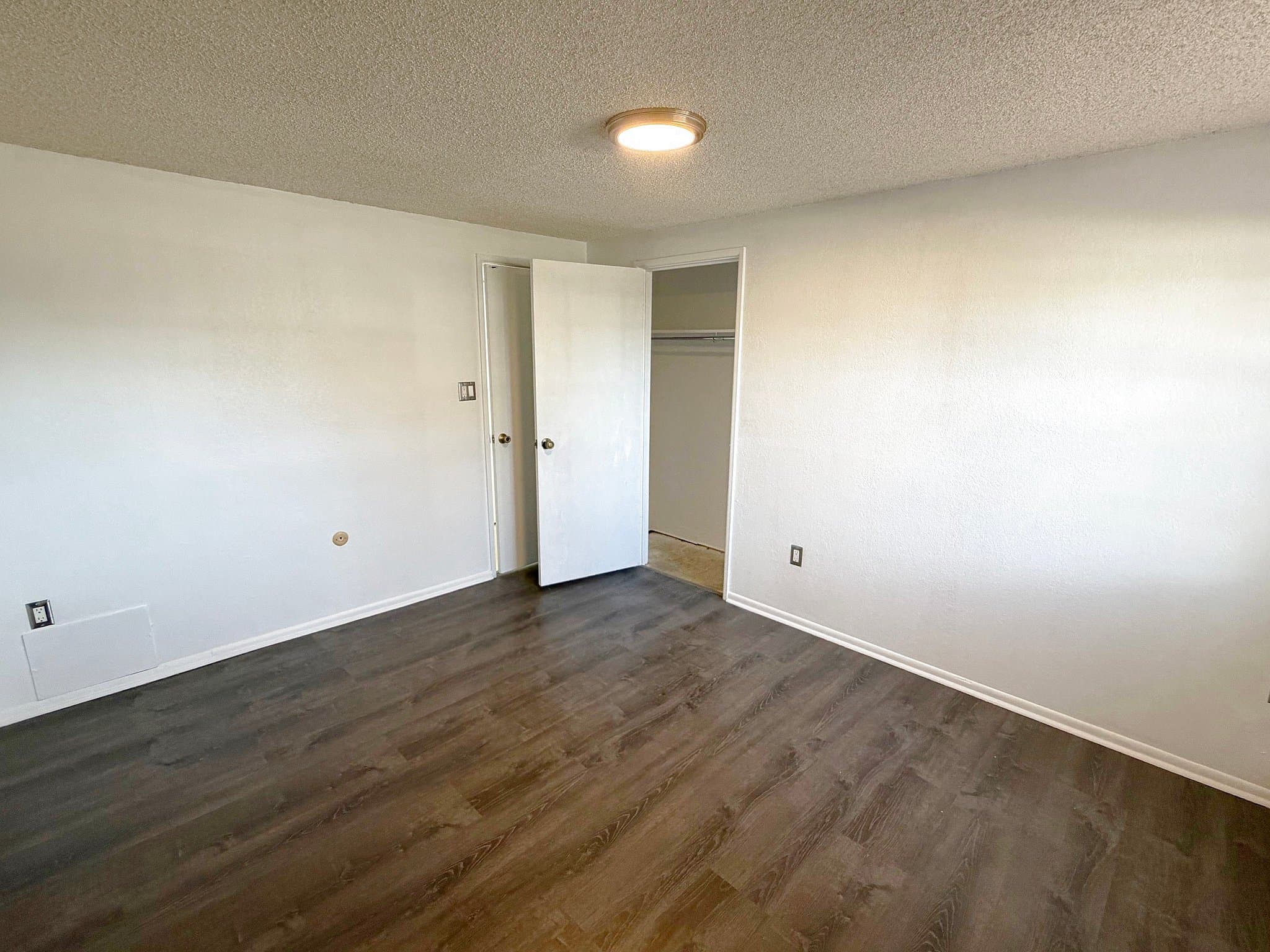 Englewood Apartment: 3300 S. Clarkson St.