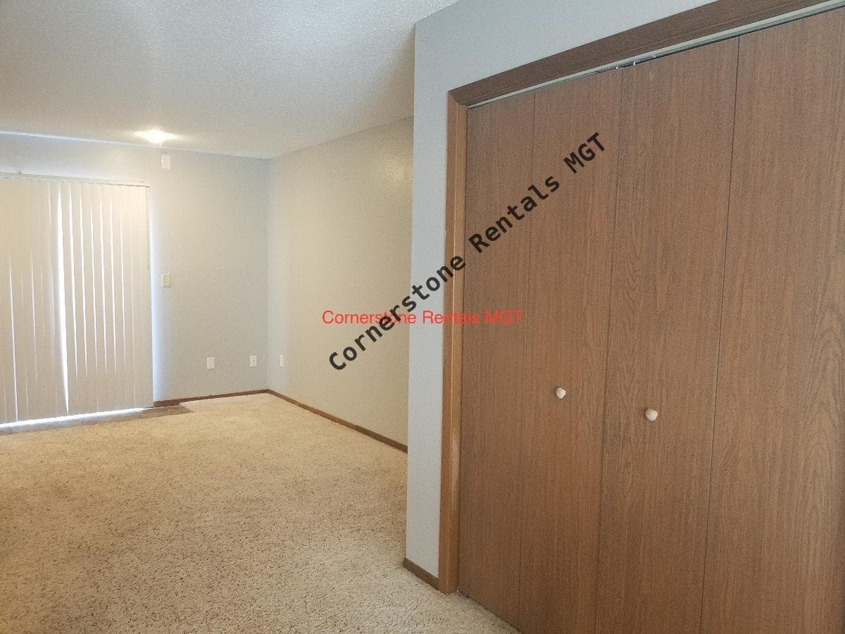 Valley City Townhome: 952 9th Ave SE