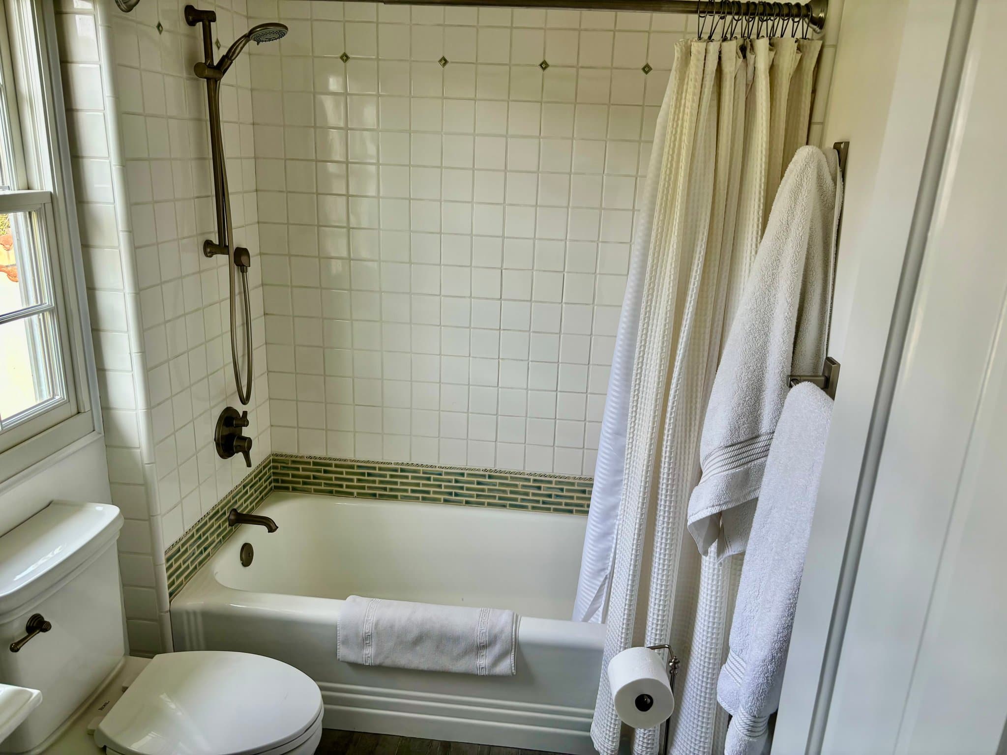 Santa Barbara House: 1712 Anacapa St