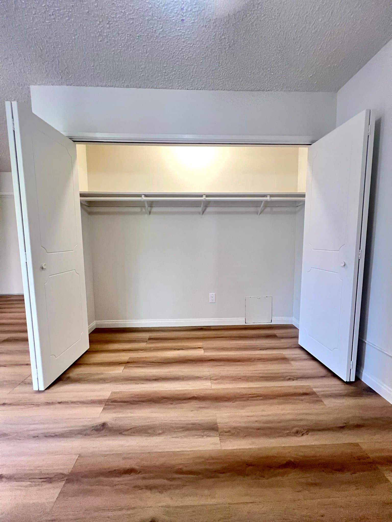 Los Angeles Apartment: 11835-37 Dorothy St