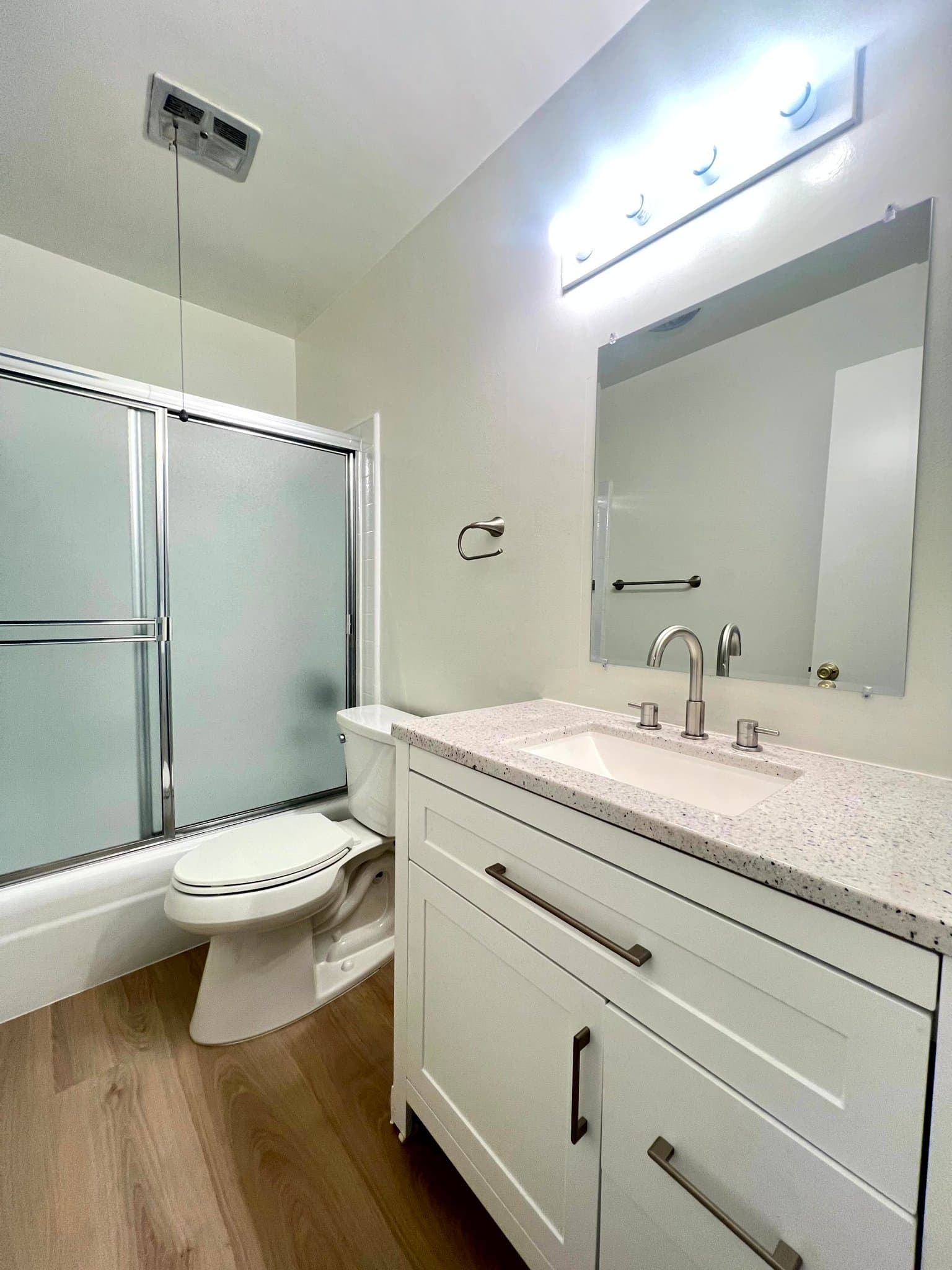 Los Angeles Apartment: 11835-37 Dorothy St