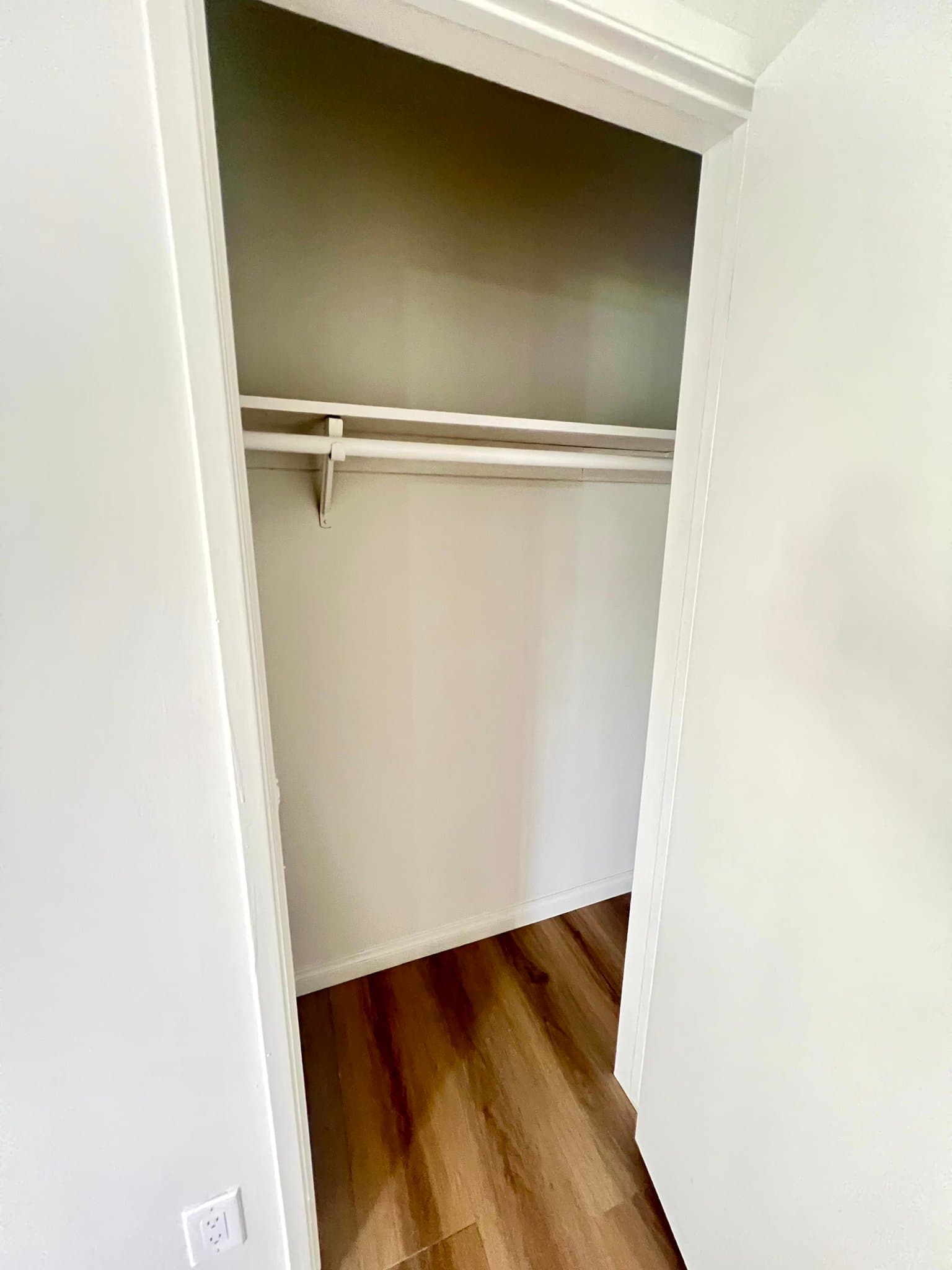Los Angeles Apartment: 11835-37 Dorothy St