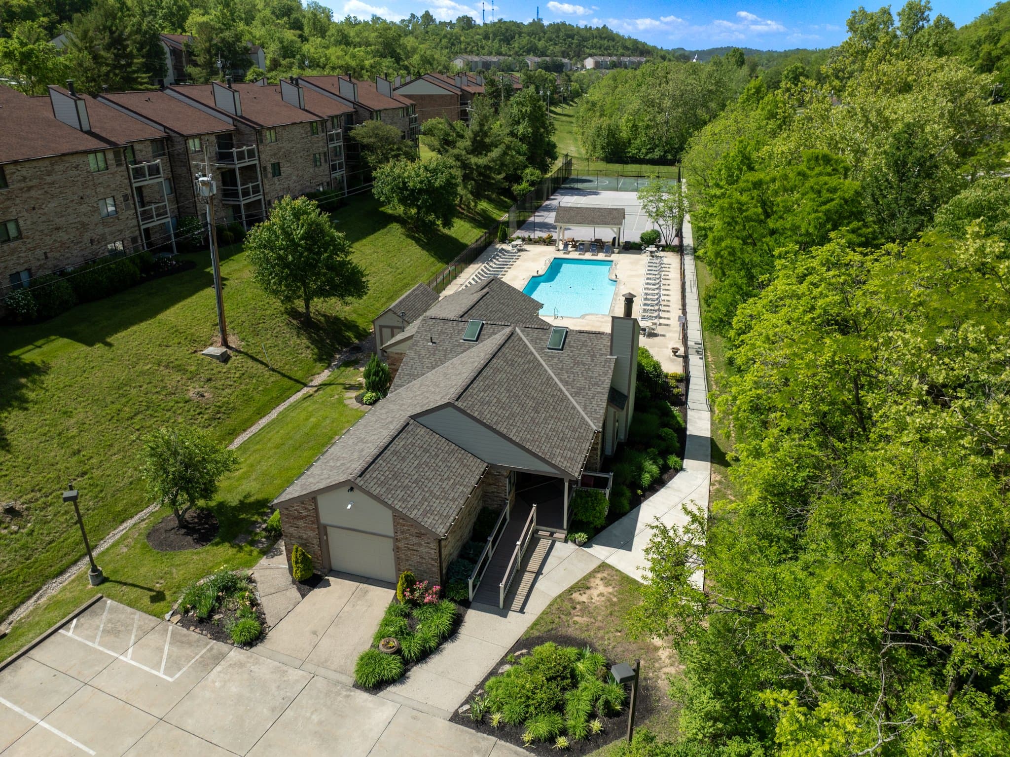 Southgate House: 72 View Terrace, Southgate, KY 41071, USA