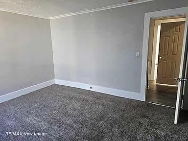 Saginaw House: 505 Yale St