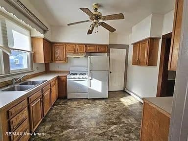 Saginaw House: 505 Yale St