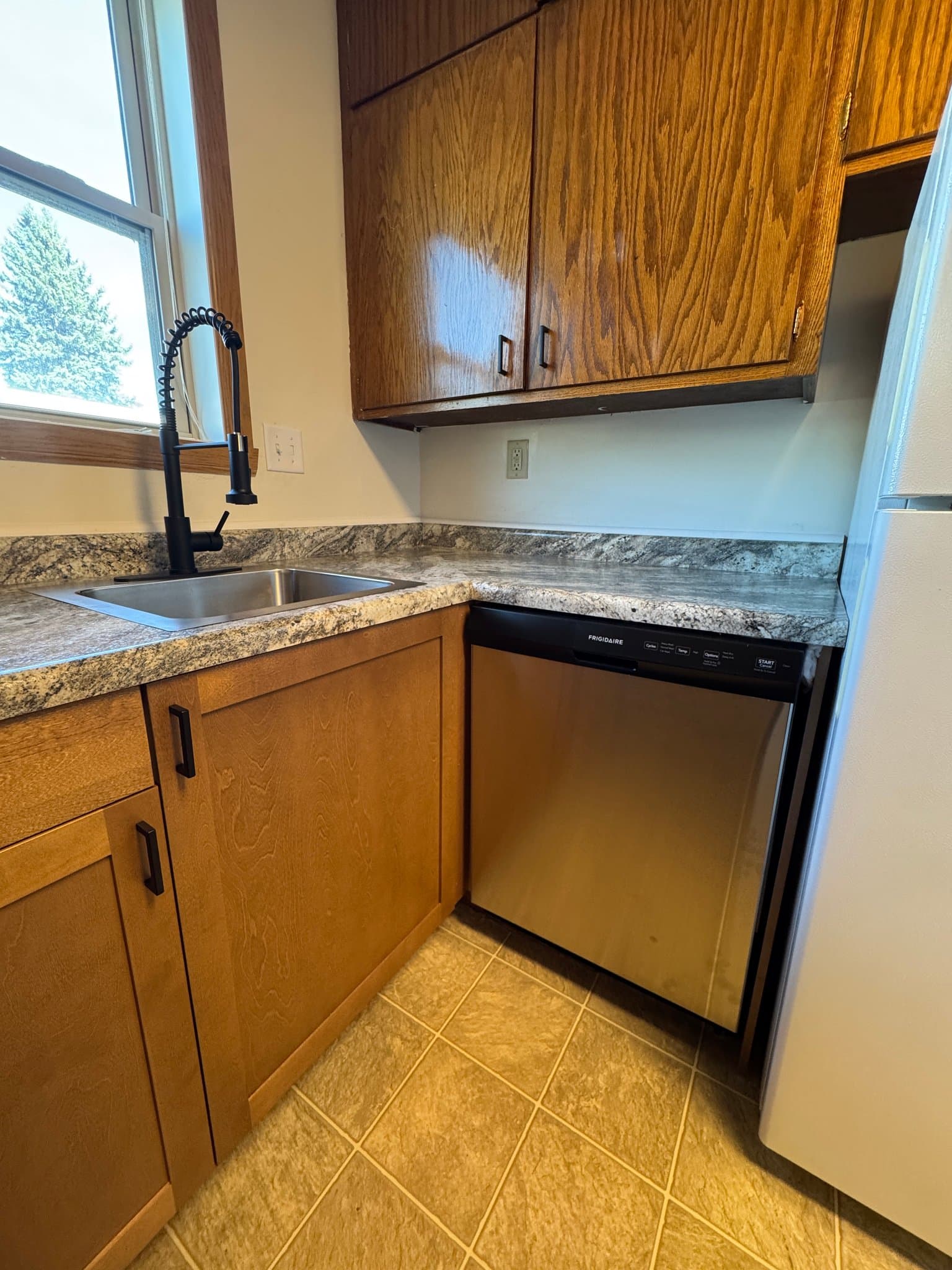 Moorhead Apartment: 906 8th Street South