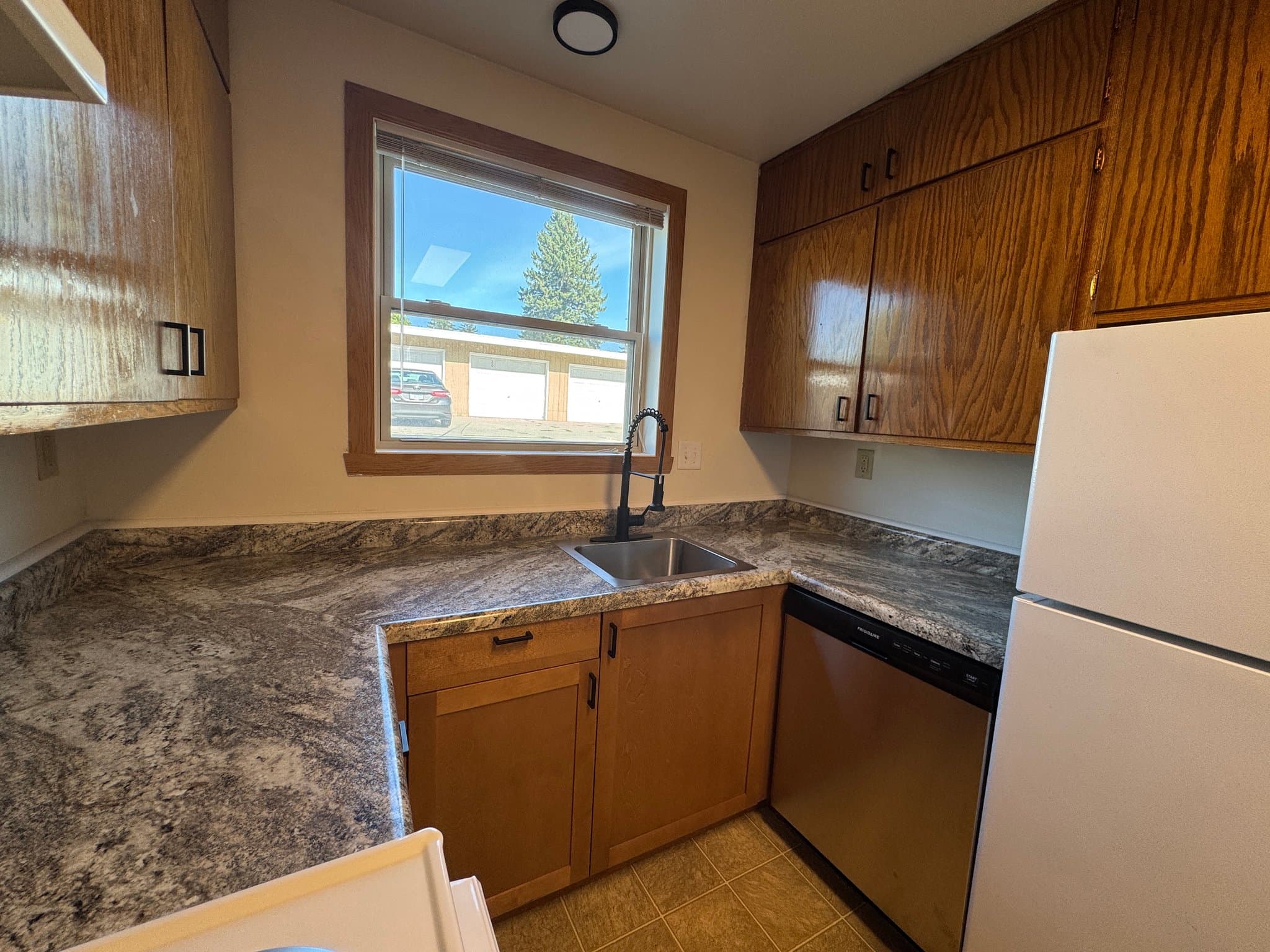 Moorhead Apartment: 906 8th Street South
