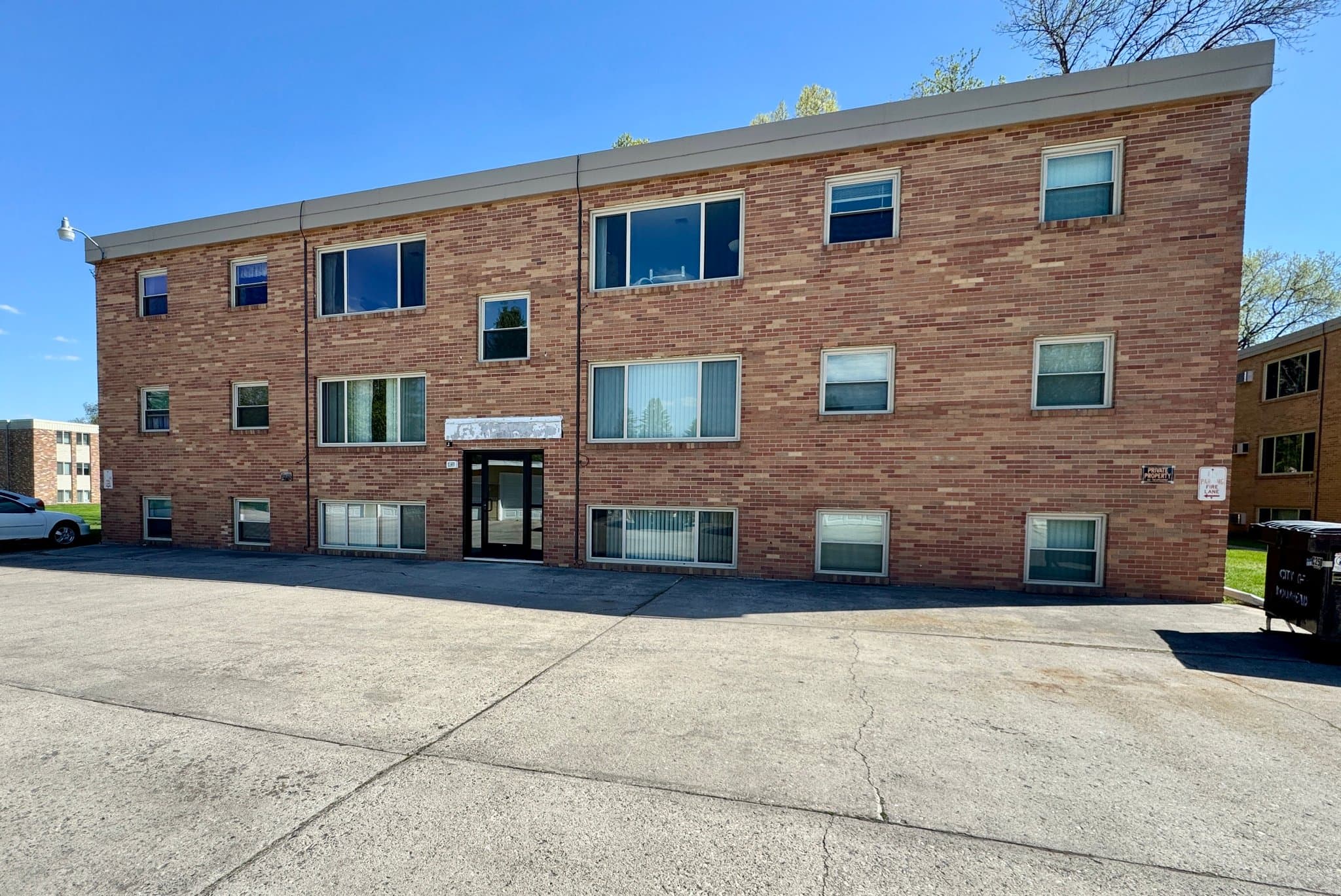 Moorhead Apartment: 906 8th Street South