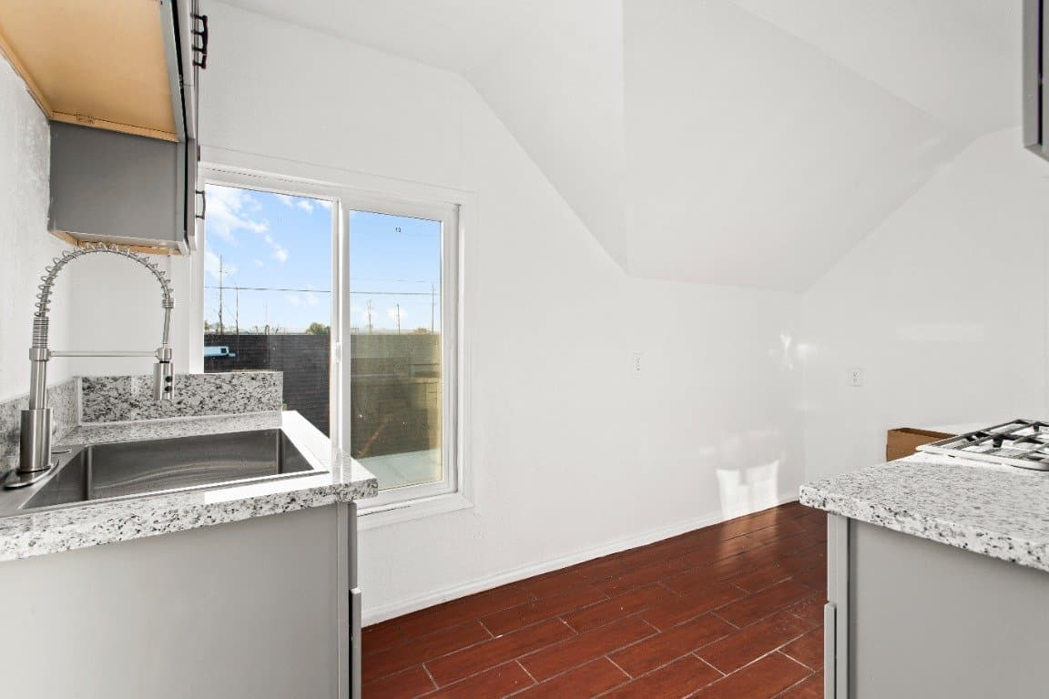 Modesto Apartment: 1323 Monterey Ave, Modesto, CA 95354