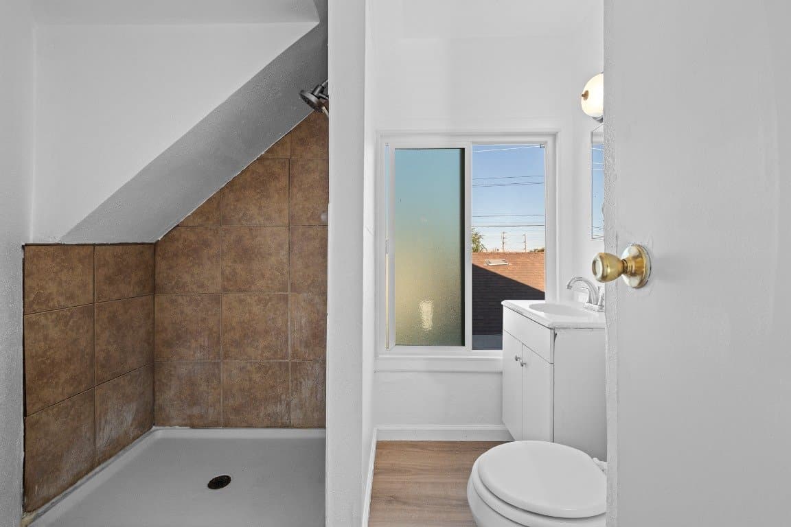 Modesto Apartment: 1323 Monterey Ave, Modesto, CA 95354