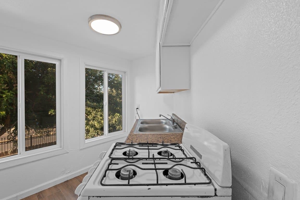 Modesto Apartment: 1323 Monterey Ave, Modesto, CA 95354