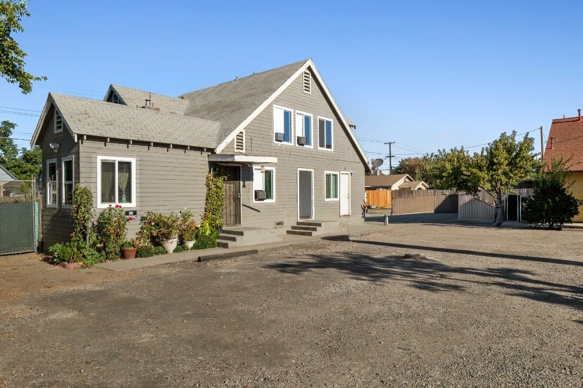 Modesto Apartment: 1323 Monterey Ave, Modesto, CA 95354