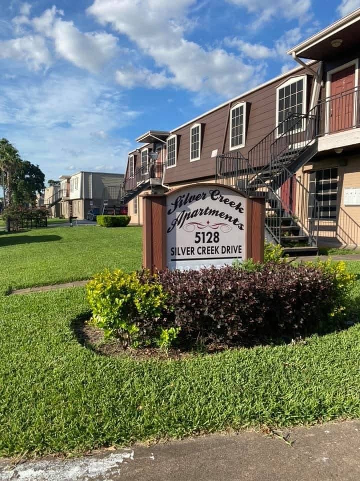 Houston Apartment: 5128 Silver Creek Dr