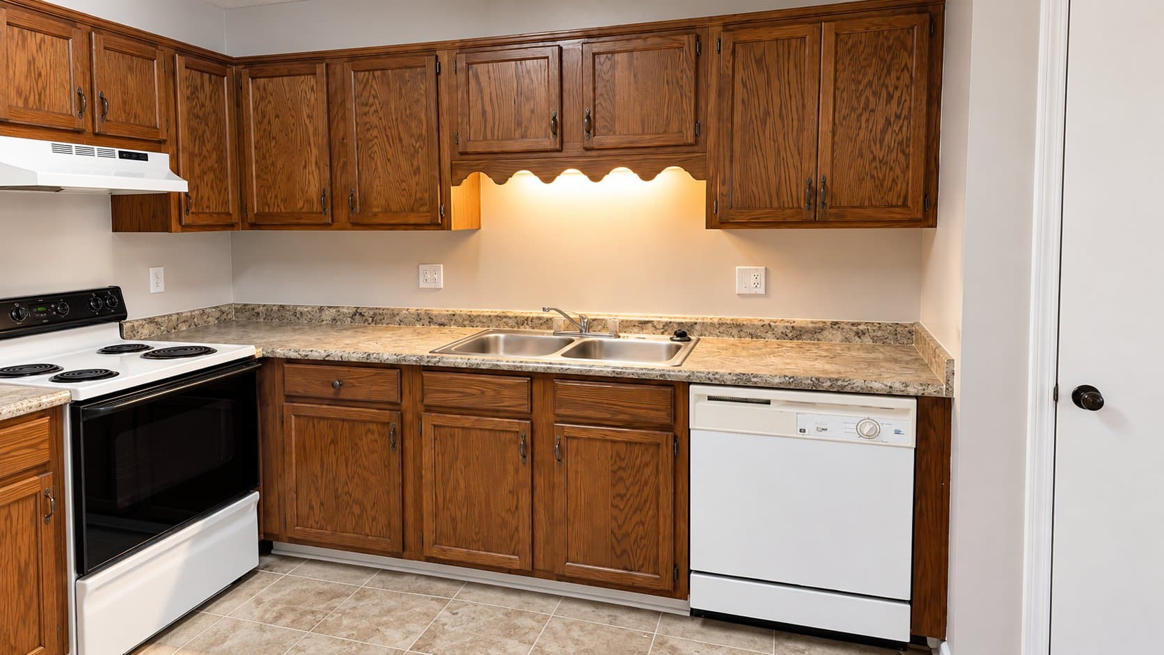 Decatur House: 1814 Glenn St SW,
