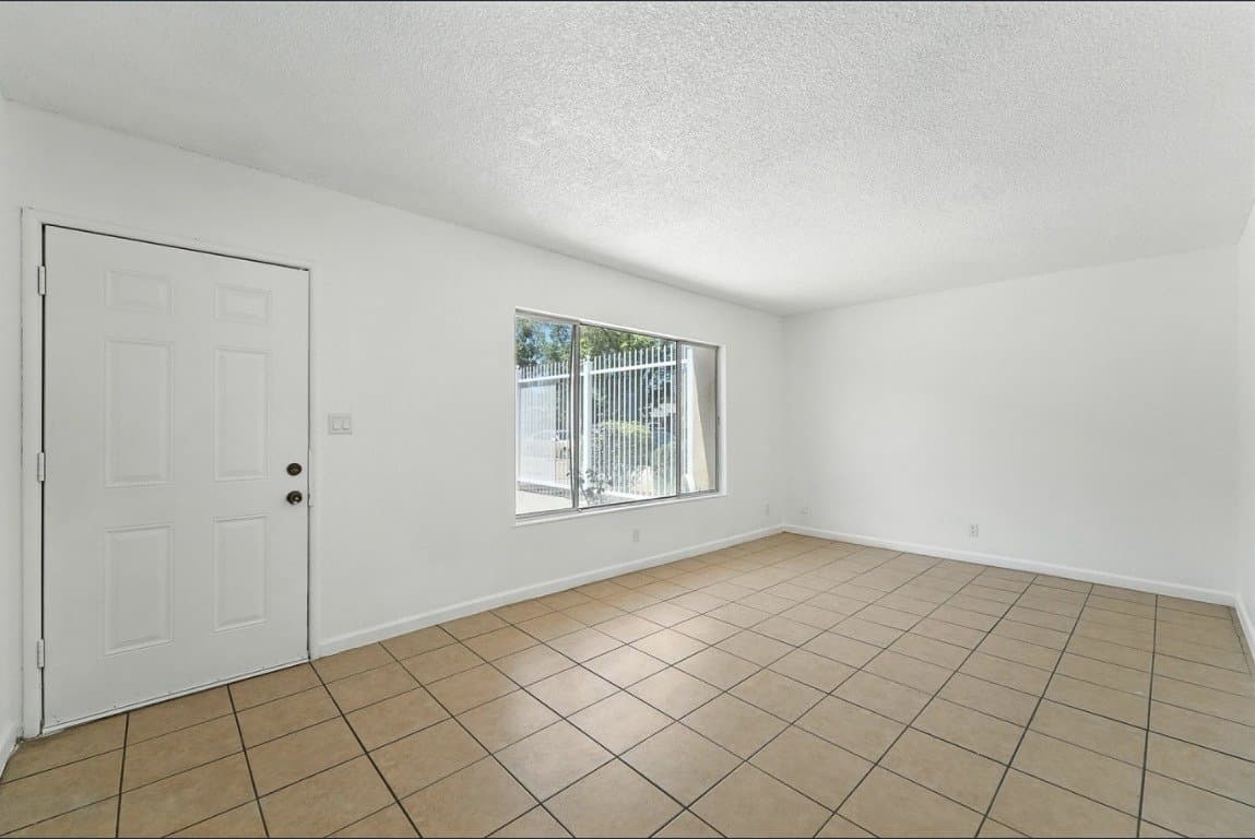 Merced Apartment: 132 W 18th St, Merced, CA 95340