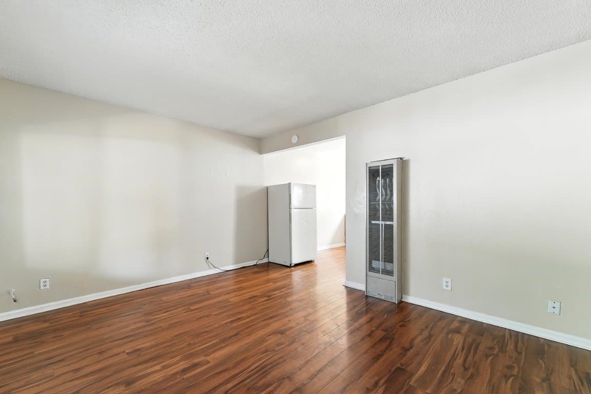 Merced Apartment: 132 W 18th St, Merced, CA 95340