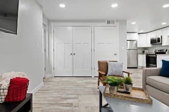 Highland Apartment: 9847 North 6080 West