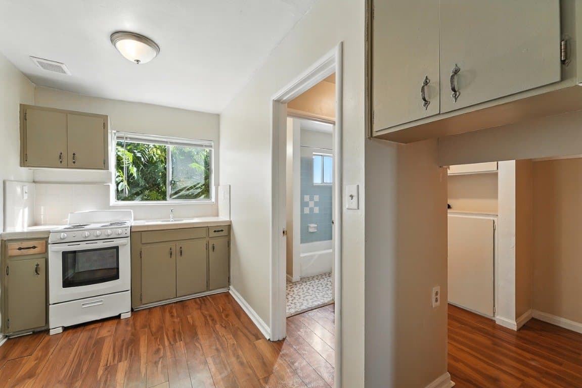 Merced Apartment: 132 W 18th St, Merced, CA 95340