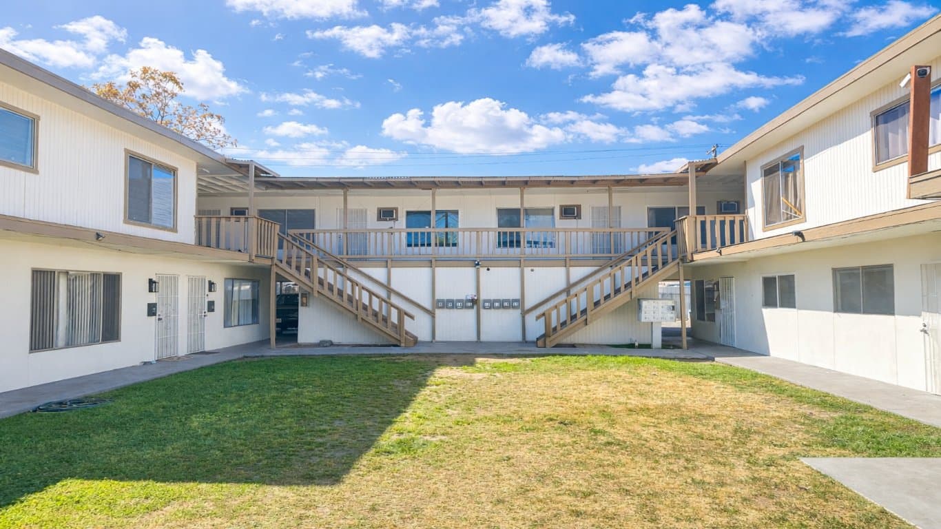 Merced Apartment: 132 W 18th St, Merced, CA 95340