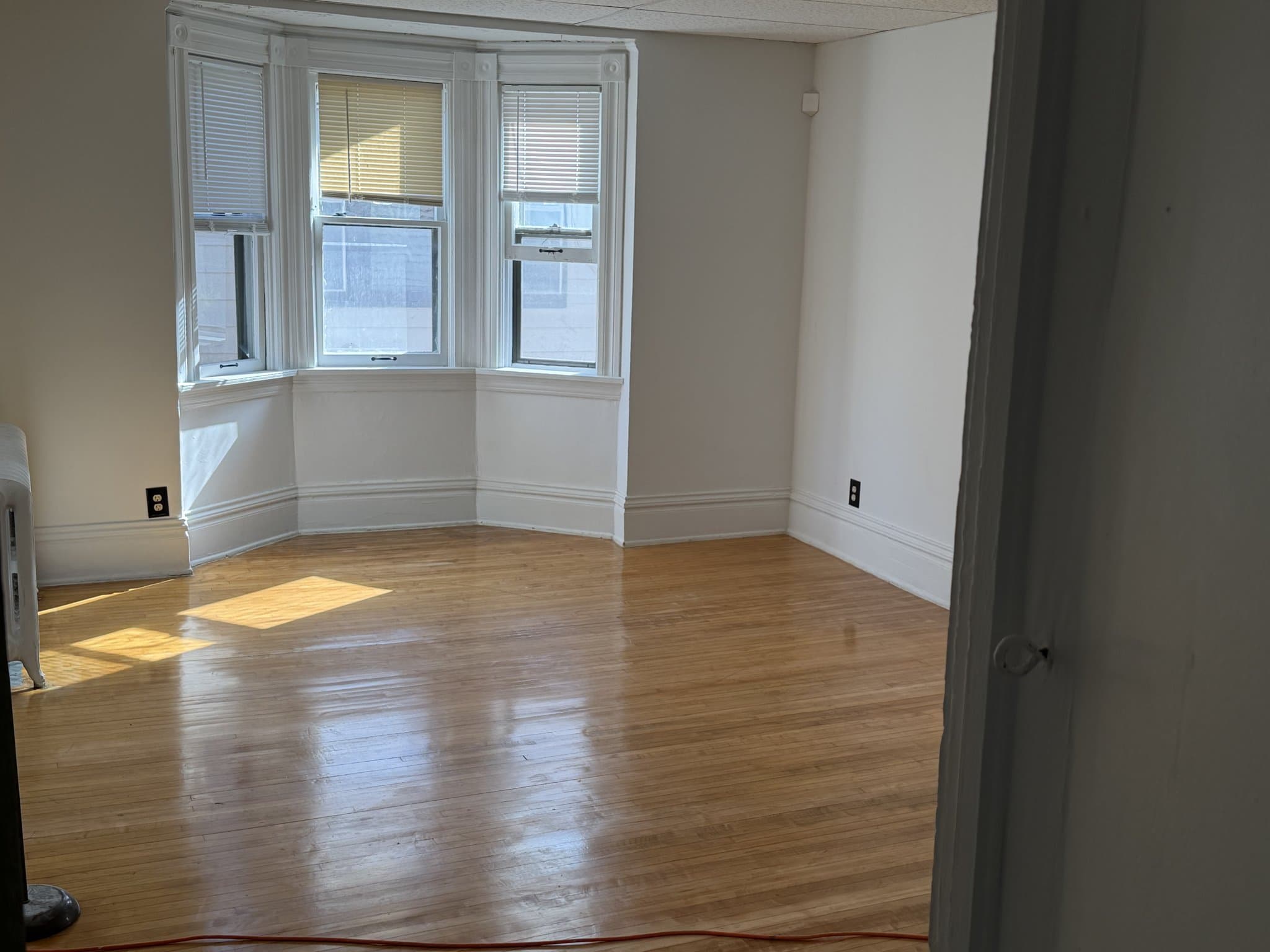 minneapolis Multiplex: 1517 11TH AVE S apt # 1
