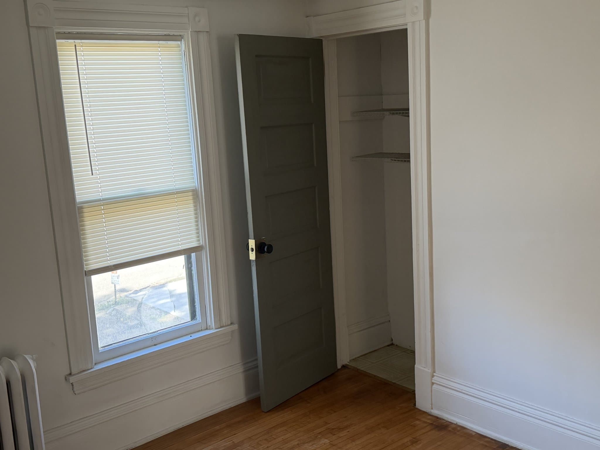 minneapolis Multiplex: 1517 11TH AVE S apt # 1