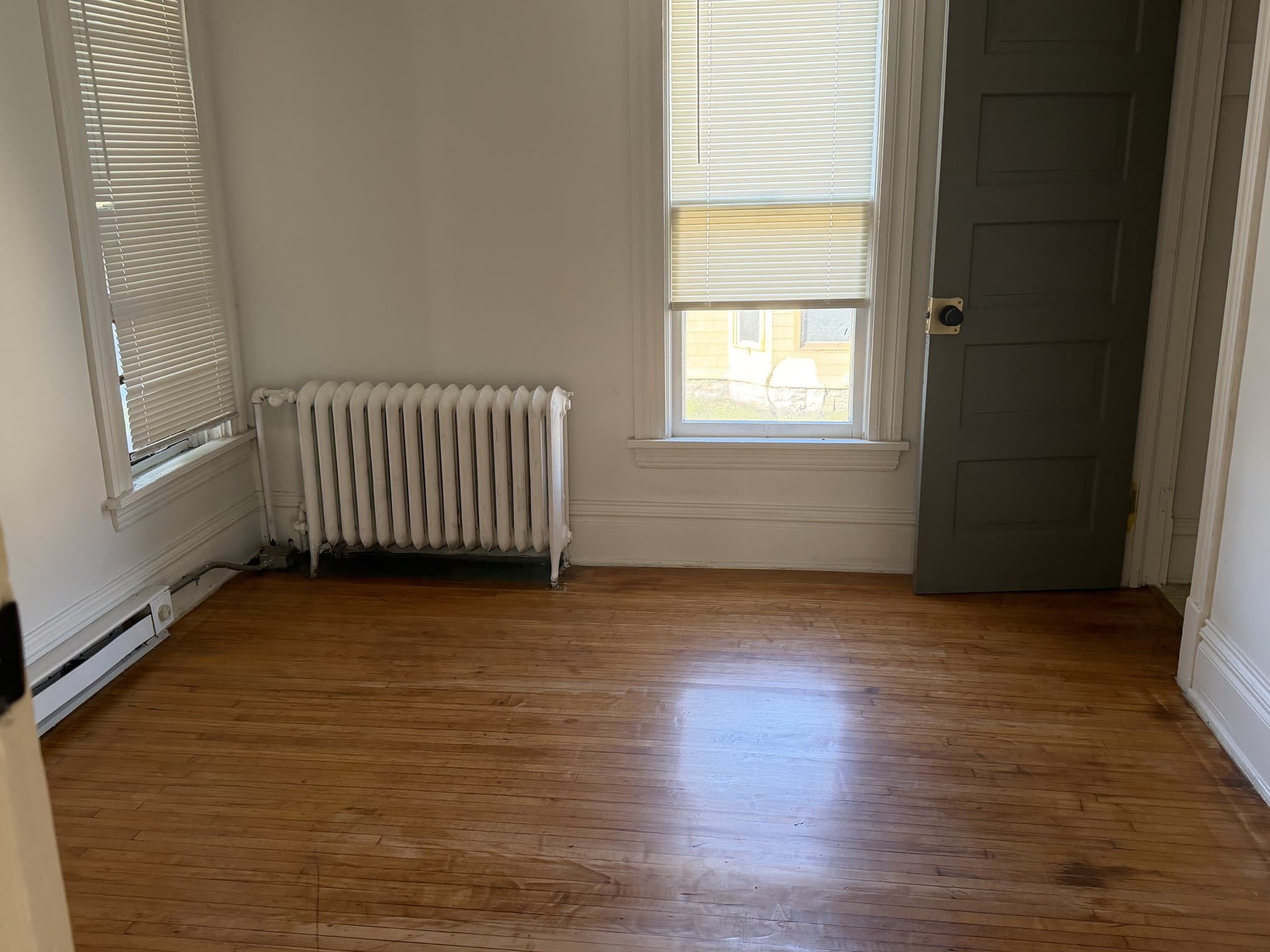 minneapolis Multiplex: 1517 11TH AVE S apt # 1